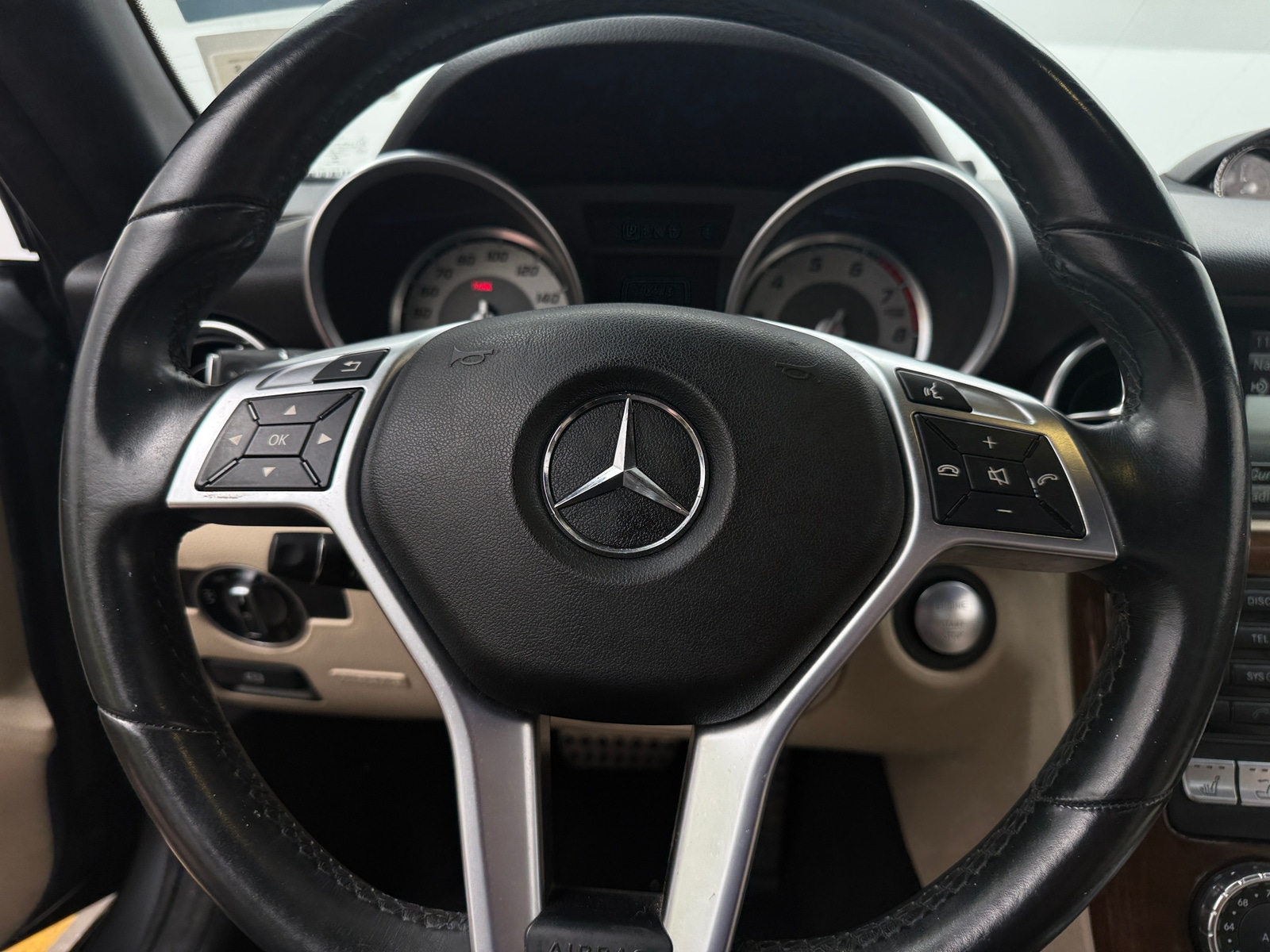 Thumbnail: 2016 Mercedes-Benz SLK - 3