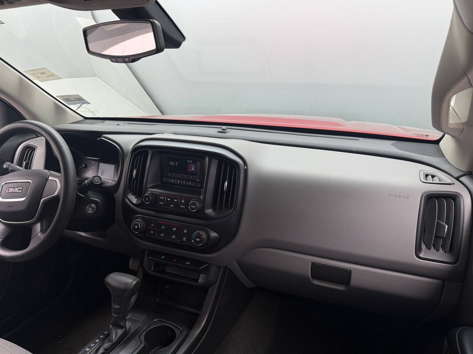 Thumbnail: 2015 GMC Canyon - 3
