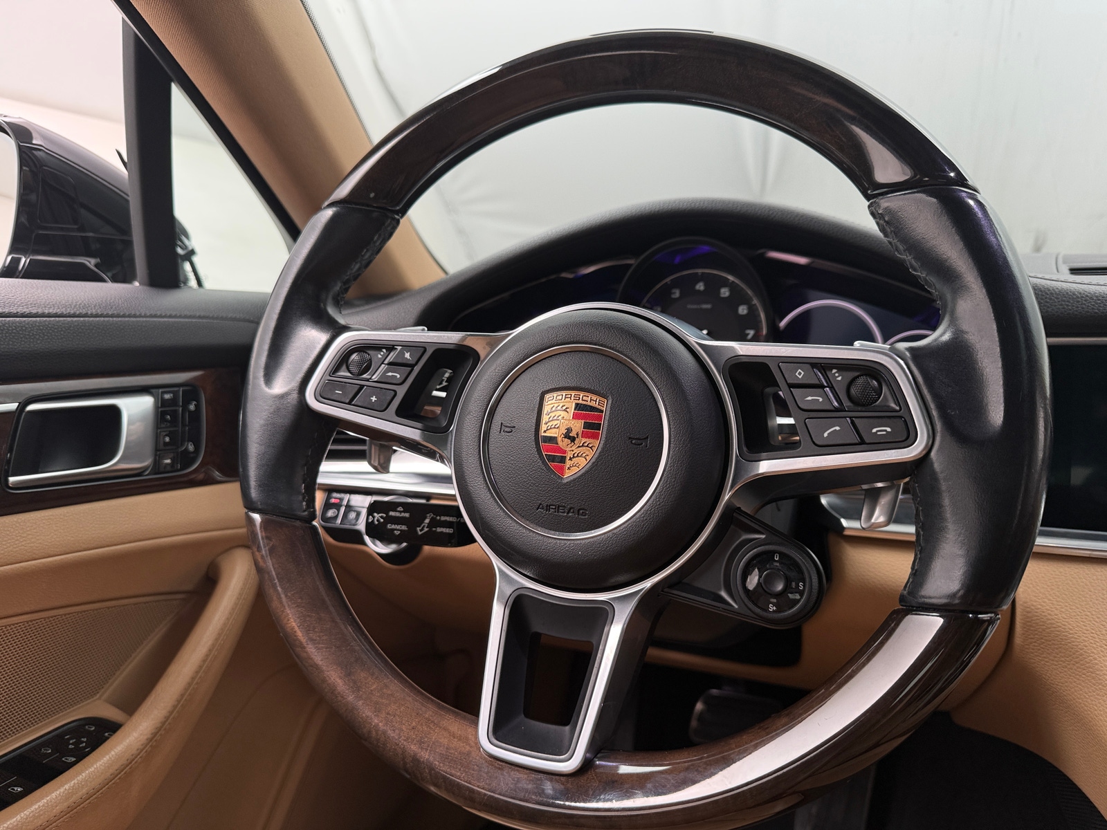 Thumbnail: 2018 Porsche Panamera - 4