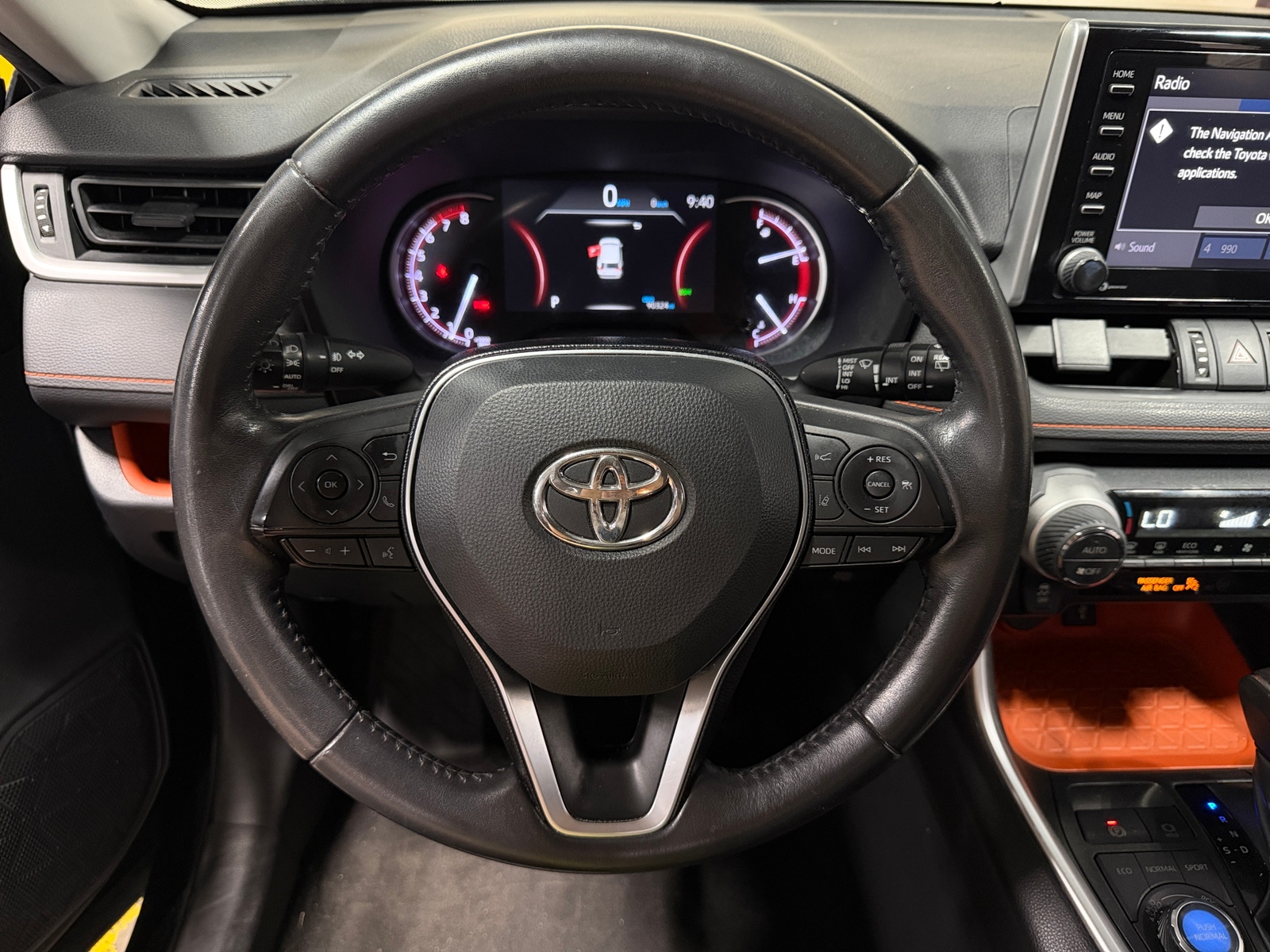 Thumbnail: 2020 Toyota RAV4 - 4