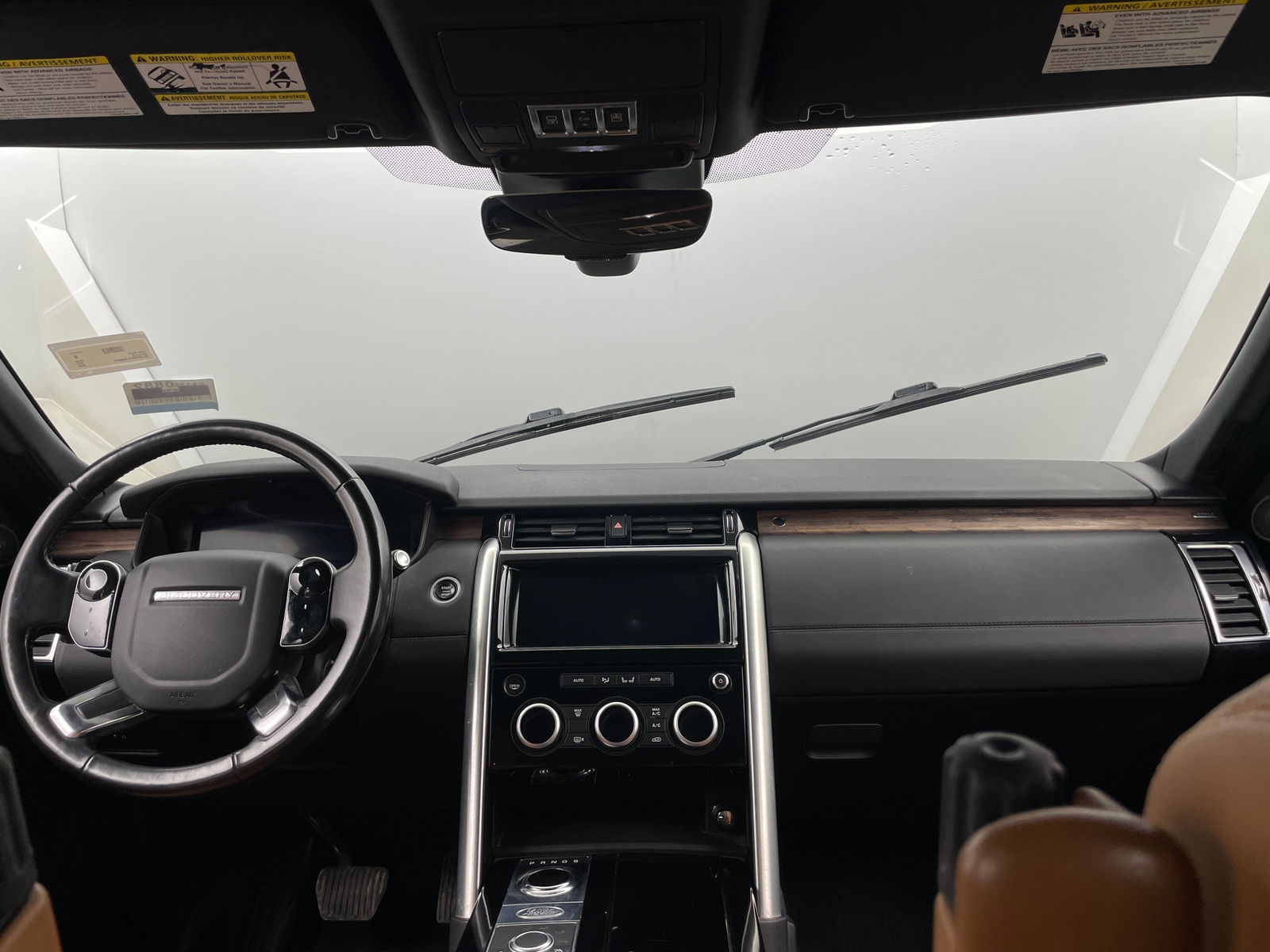 Thumbnail: 2020 Land Rover Discovery - 2