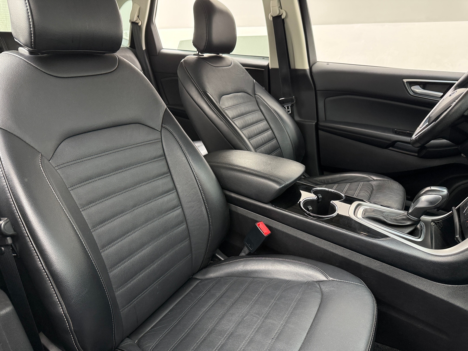 Thumbnail: 2016 Ford Edge - 2