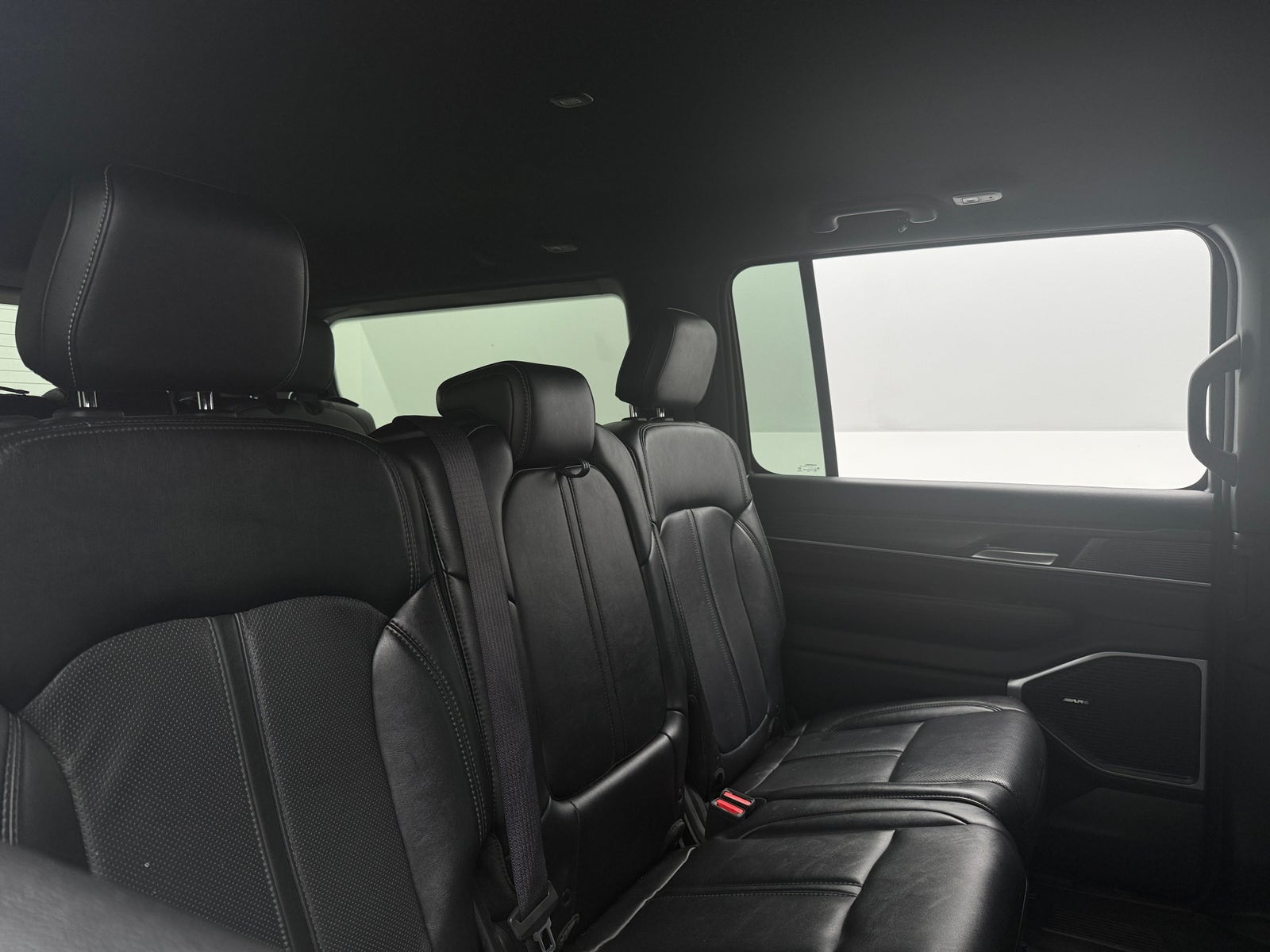 Thumbnail: 2024 Jeep Wagoneer - 5