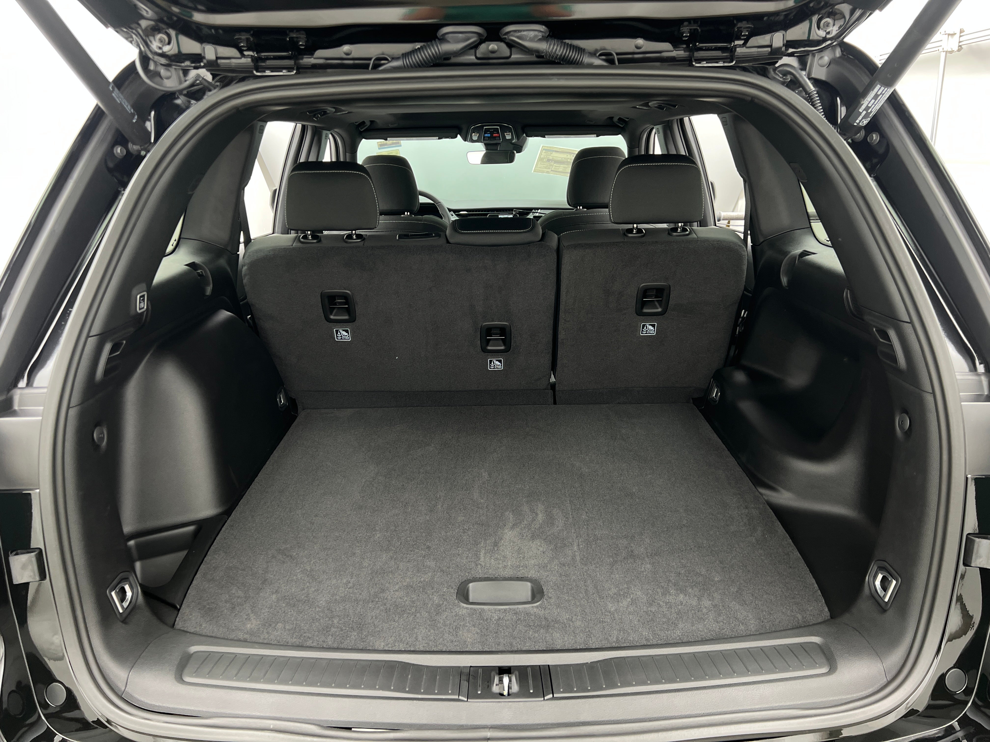 2026 Jeep Grand Cherokee Laredo X 4x4's photo