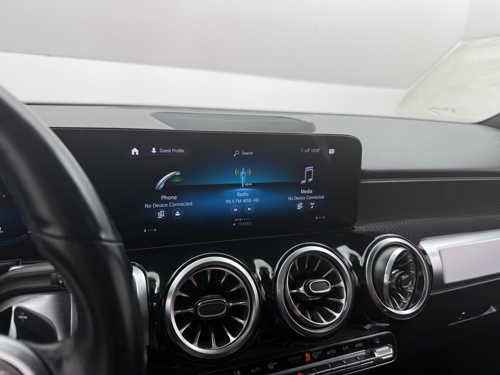 Thumbnail: 2022 Mercedes-Benz GLB - 4