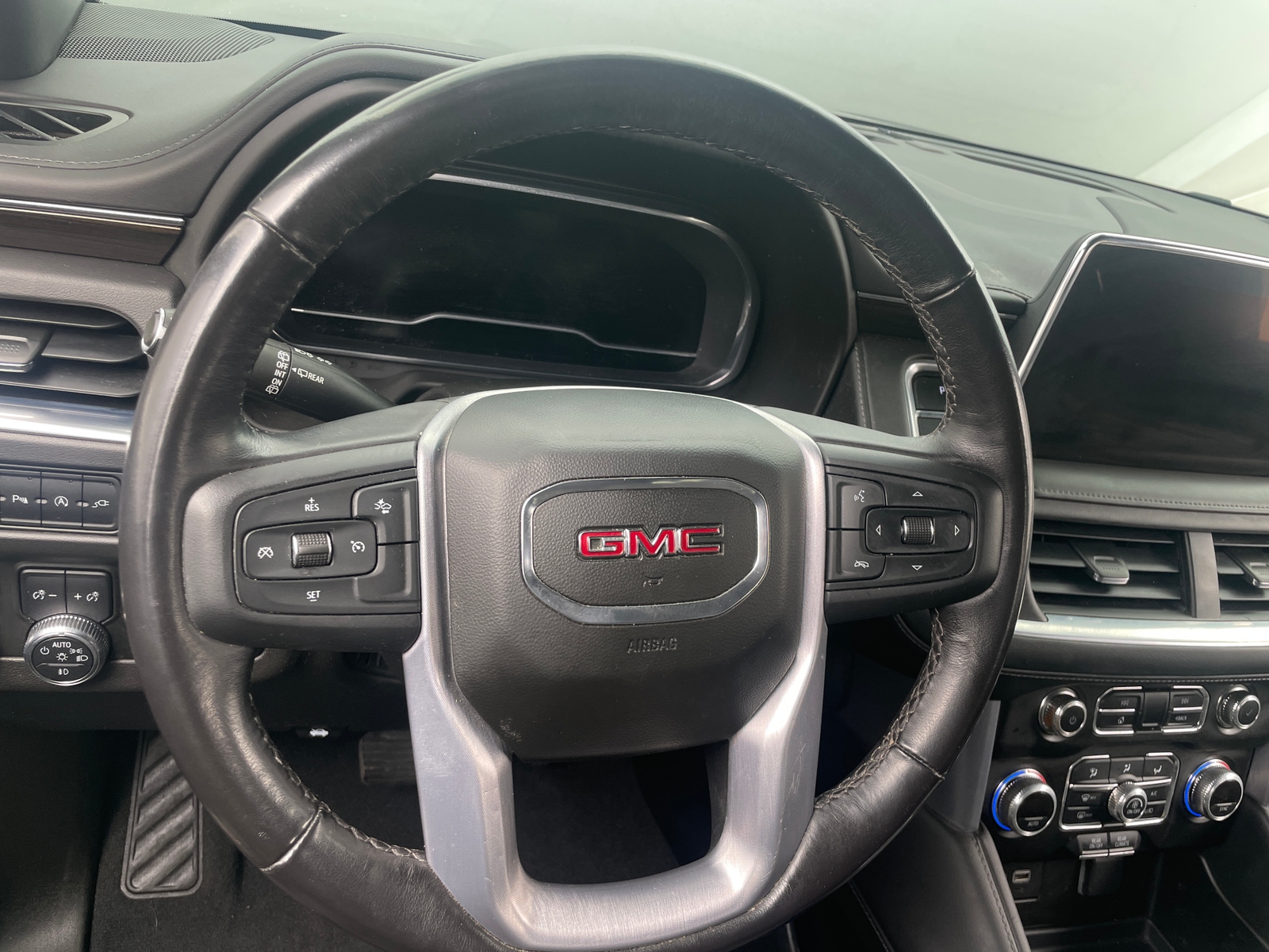 Thumbnail: 2022 GMC Yukon XL - 5
