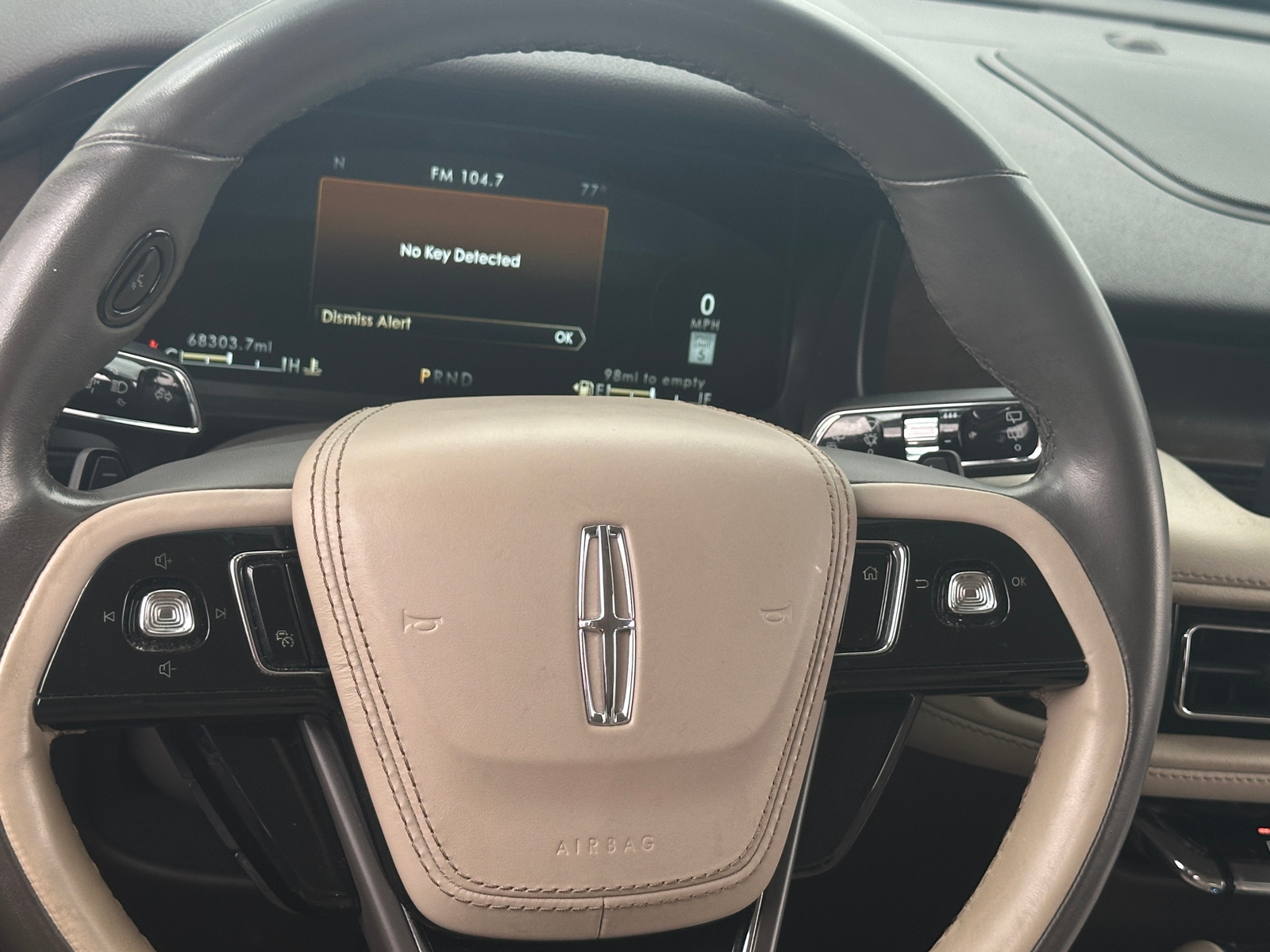 Thumbnail: 2022 Lincoln Aviator - 4