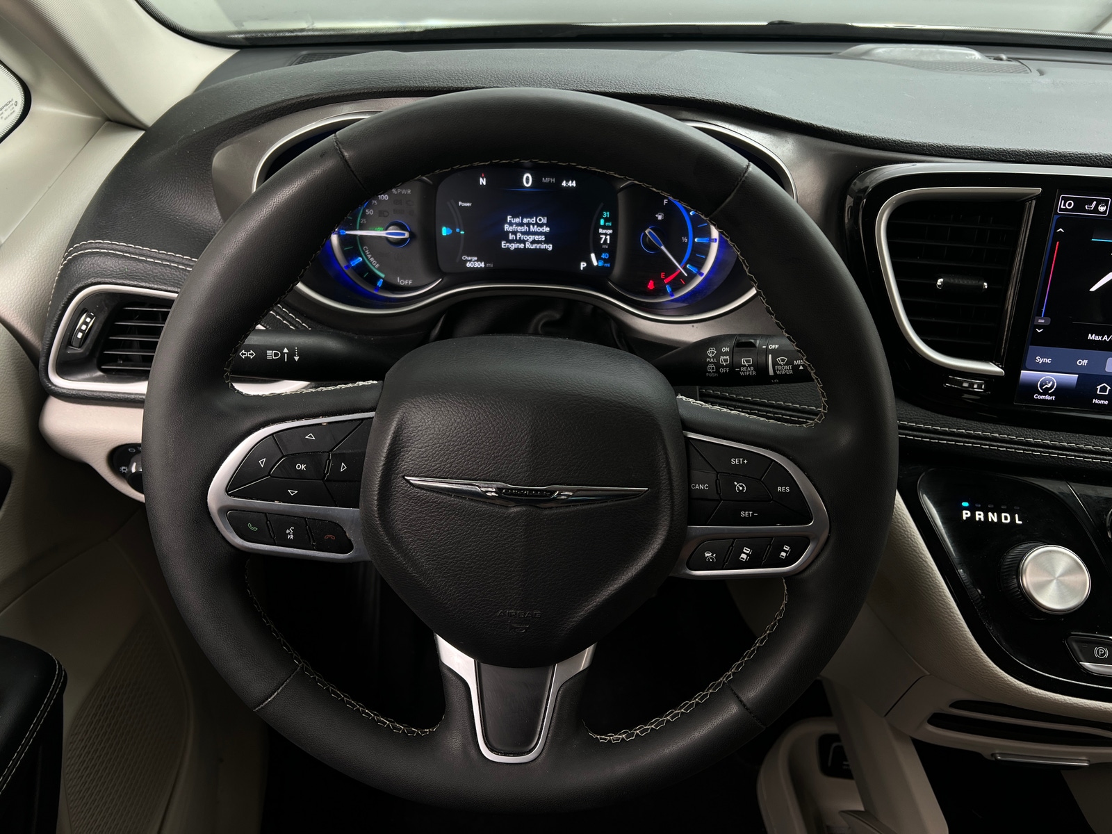 Thumbnail: 2023 Chrysler Pacifica - 4