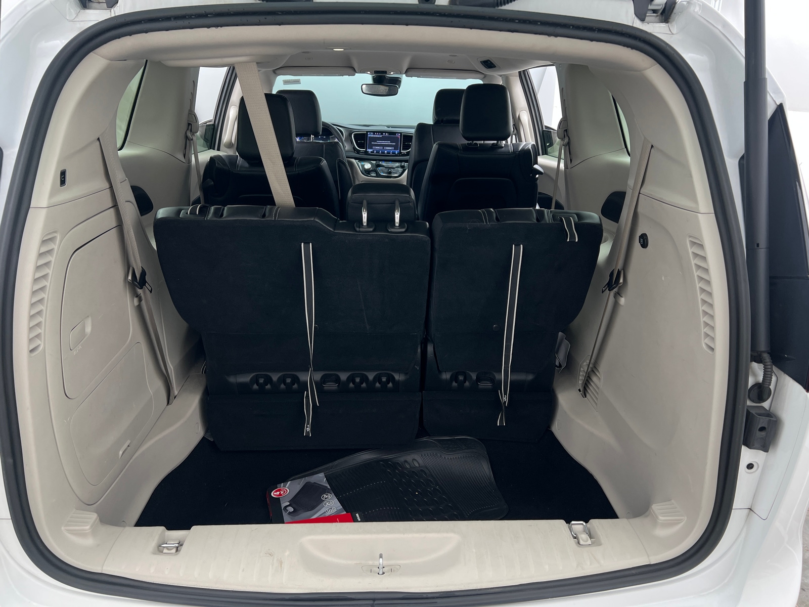 Thumbnail: 2023 Chrysler Pacifica - 6