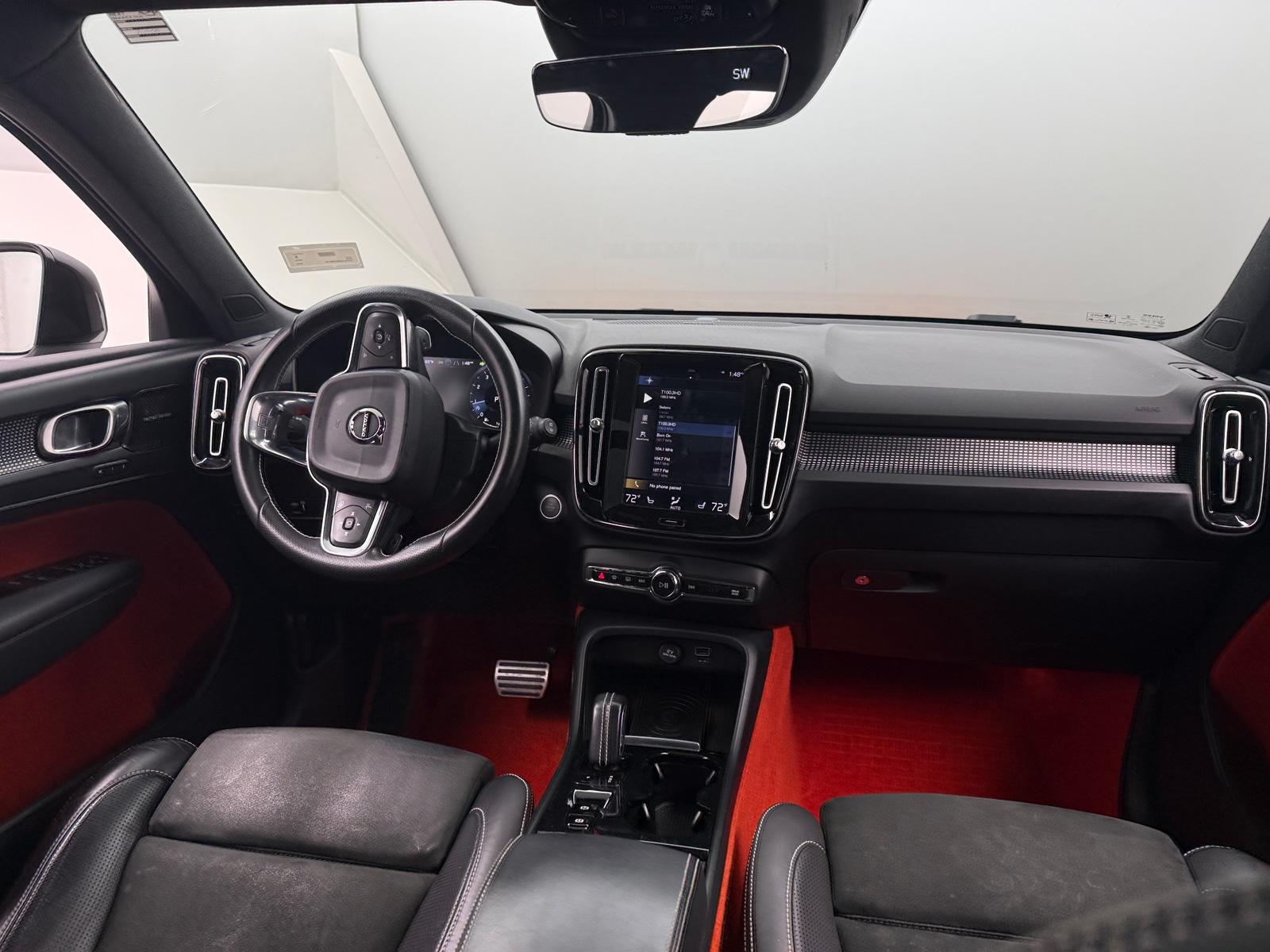 Thumbnail: 2019 Volvo XC40 - 2