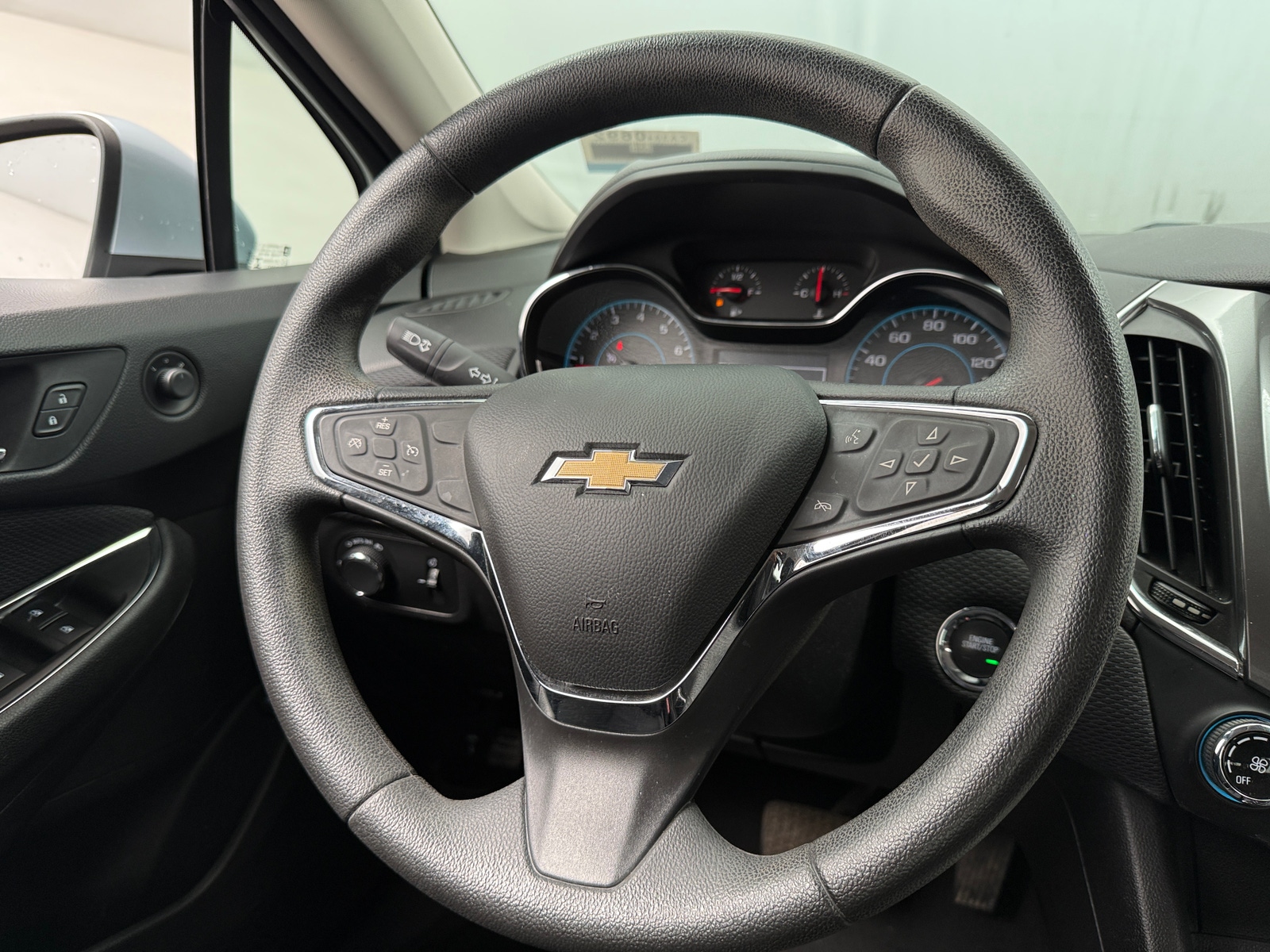 Thumbnail: 2017 Chevrolet Cruze - 5