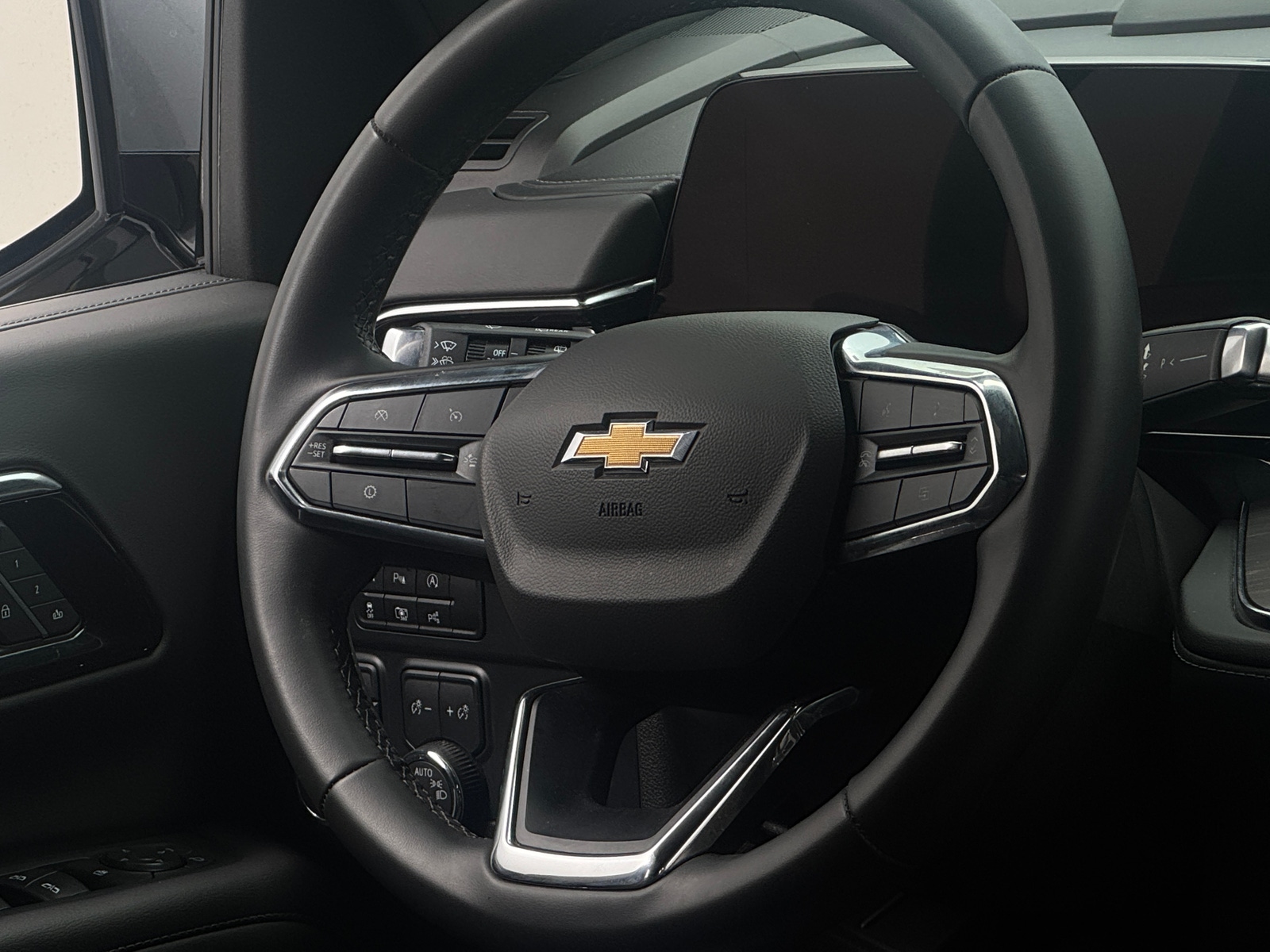 Thumbnail: 2025 Chevrolet Tahoe - 4