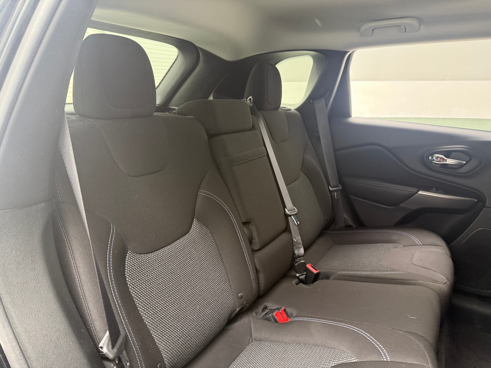 Thumbnail: 2019 Jeep Cherokee - 6