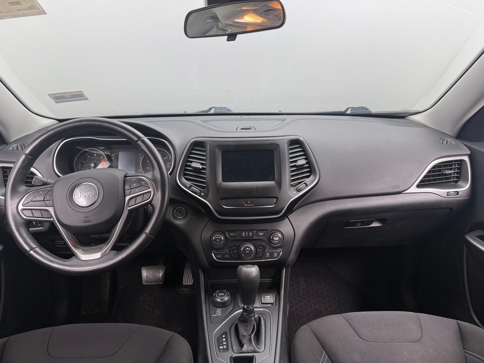 Thumbnail: 2019 Jeep Cherokee - 3