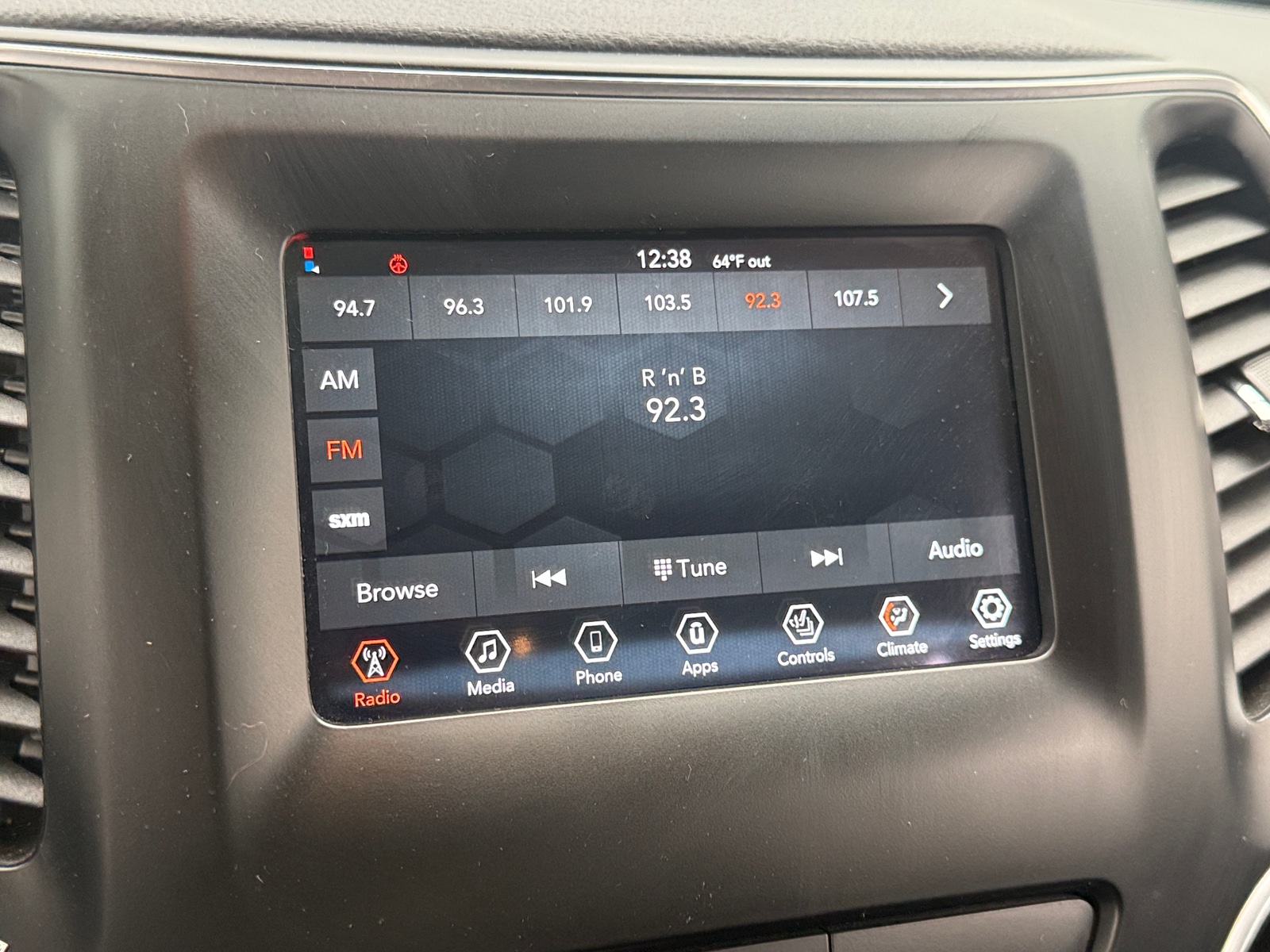 Thumbnail: 2019 Jeep Cherokee - 4