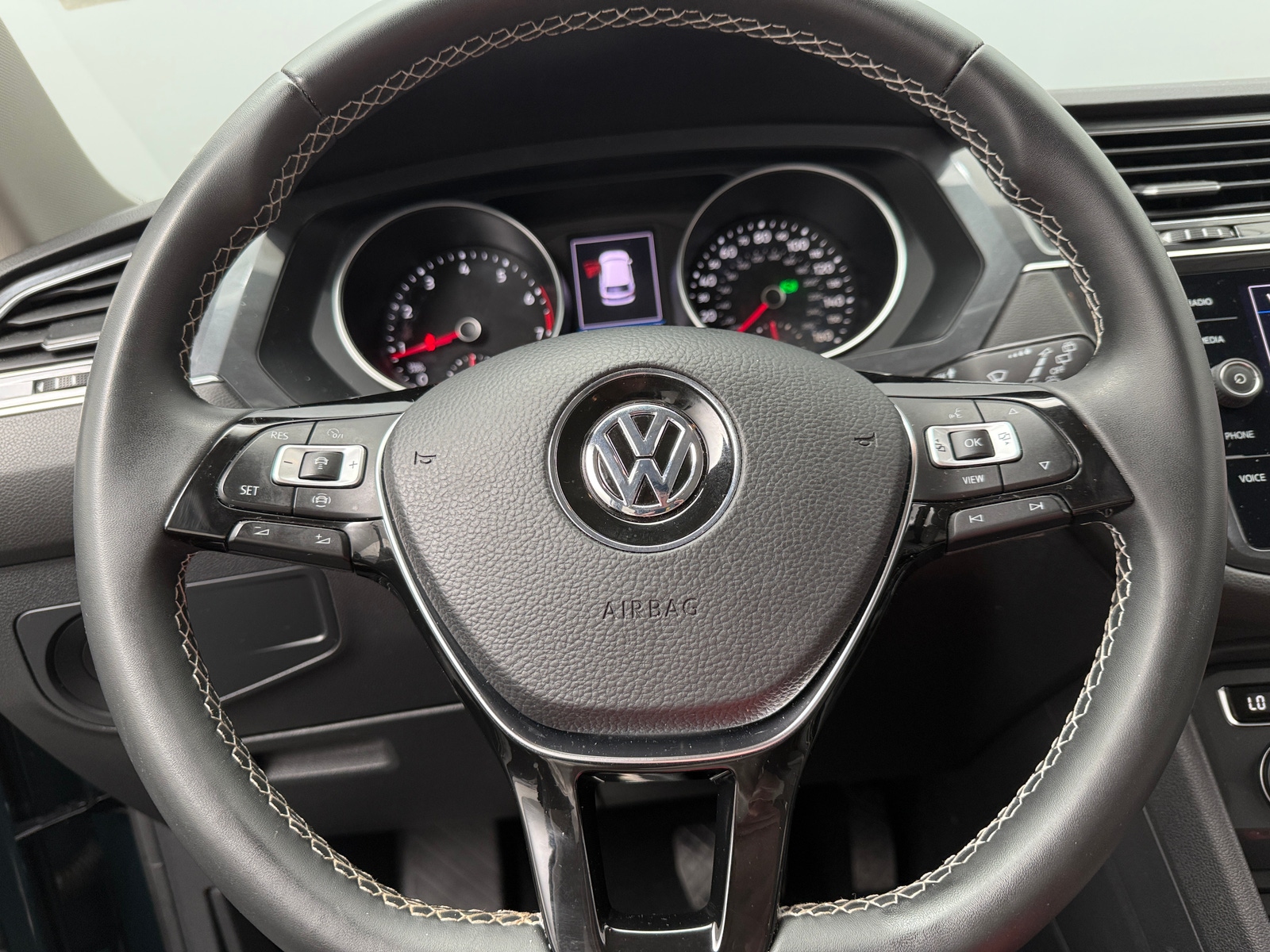Thumbnail: 2021 Volkswagen Tiguan - 4