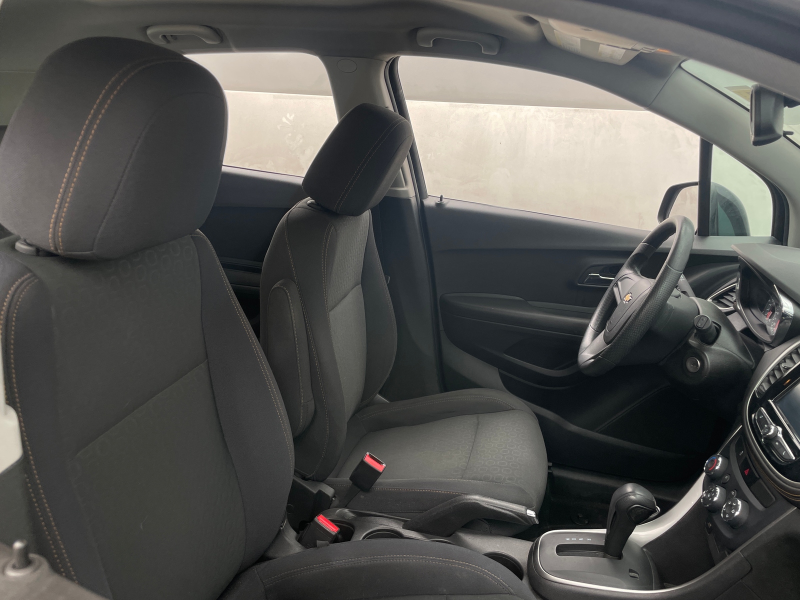 Thumbnail: 2017 Chevrolet Trax - 2