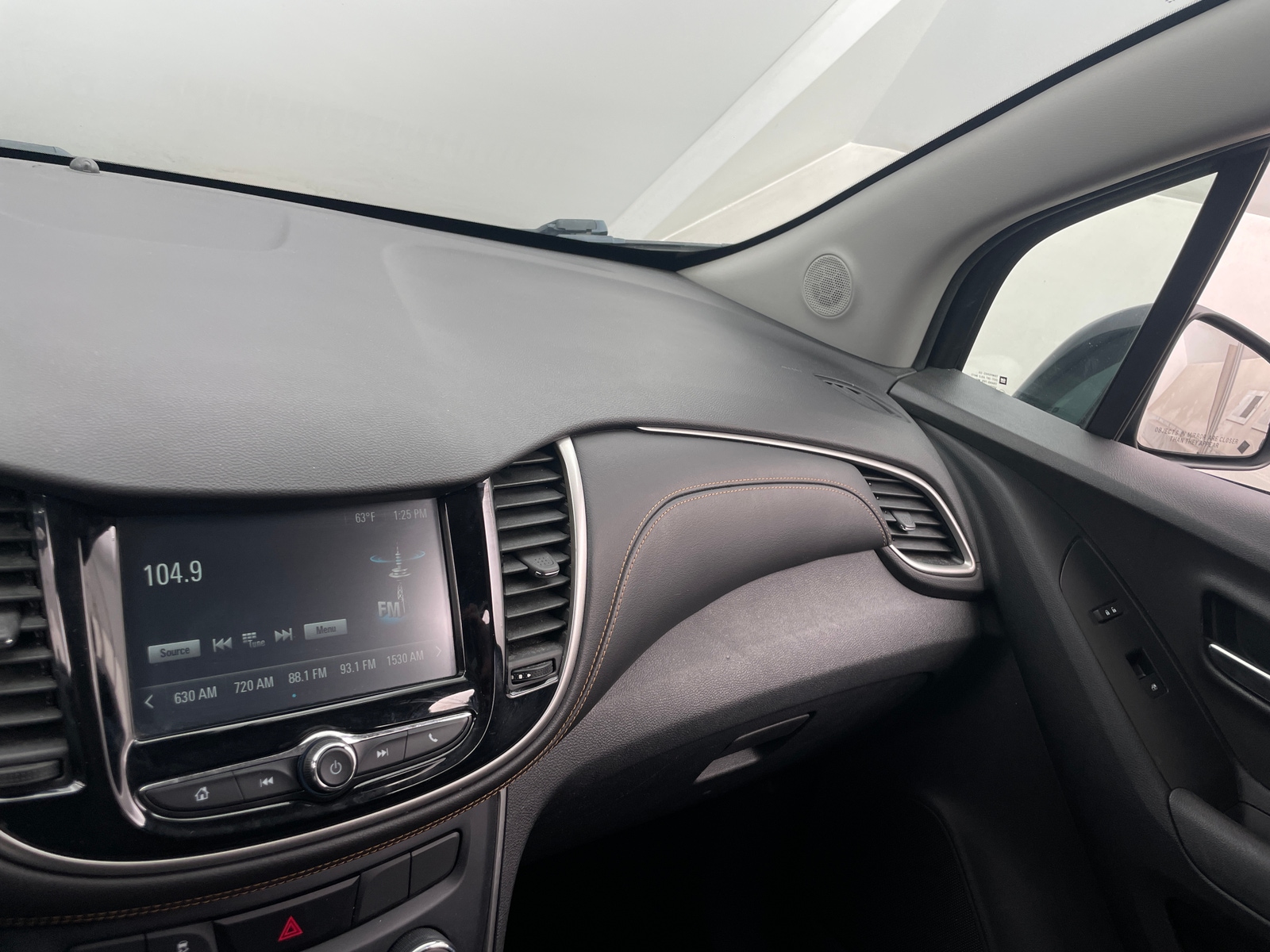 Thumbnail: 2017 Chevrolet Trax - 4