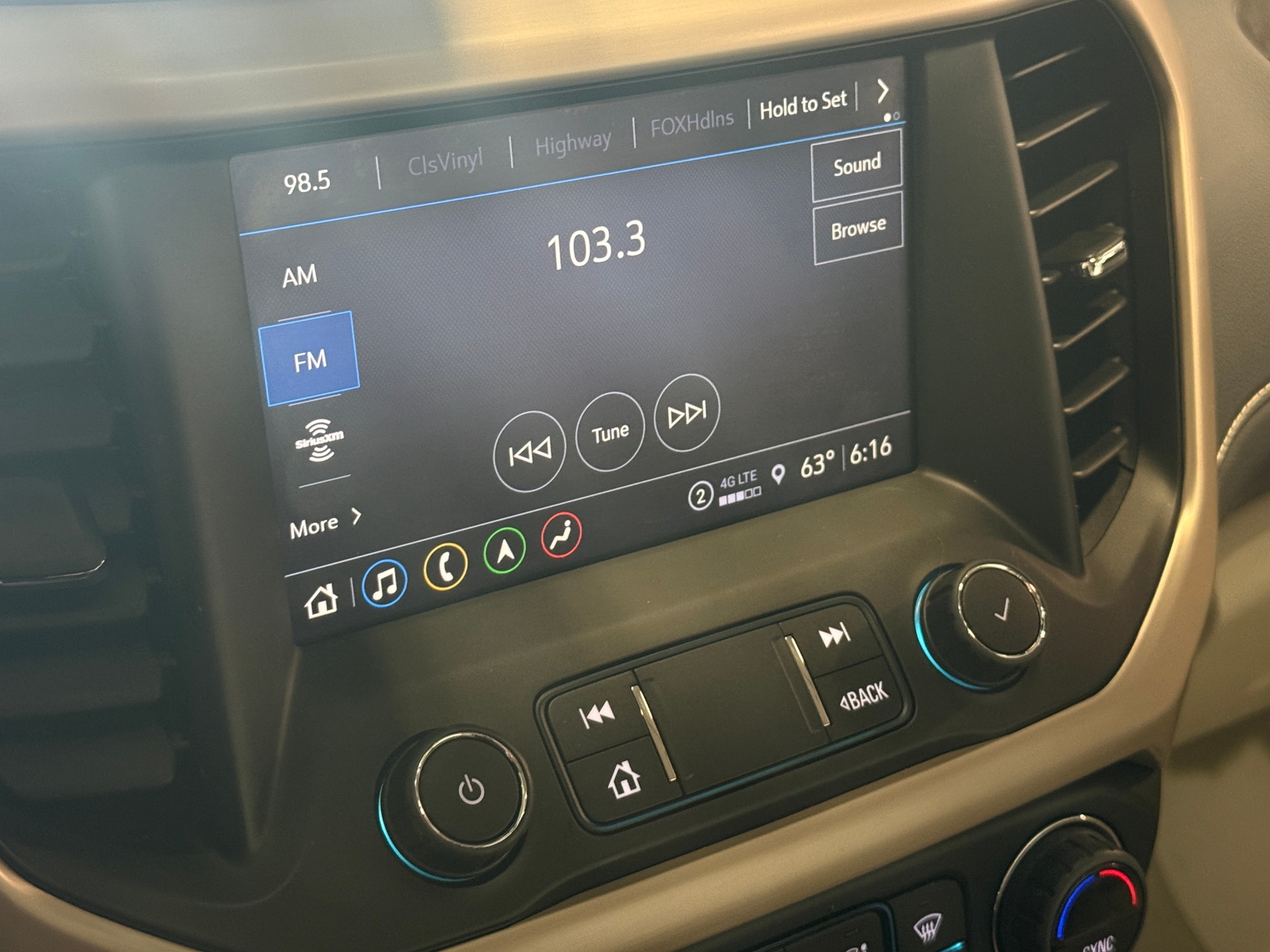 Thumbnail: 2023 GMC Acadia - 3