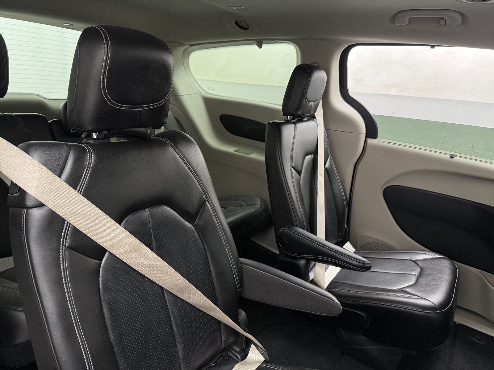 Thumbnail: 2023 Chrysler Pacifica - 5