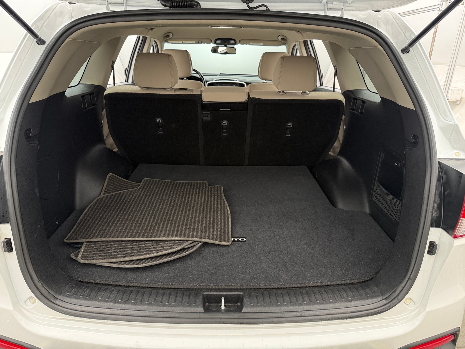 Thumbnail: 2016 Kia Sorento - 7