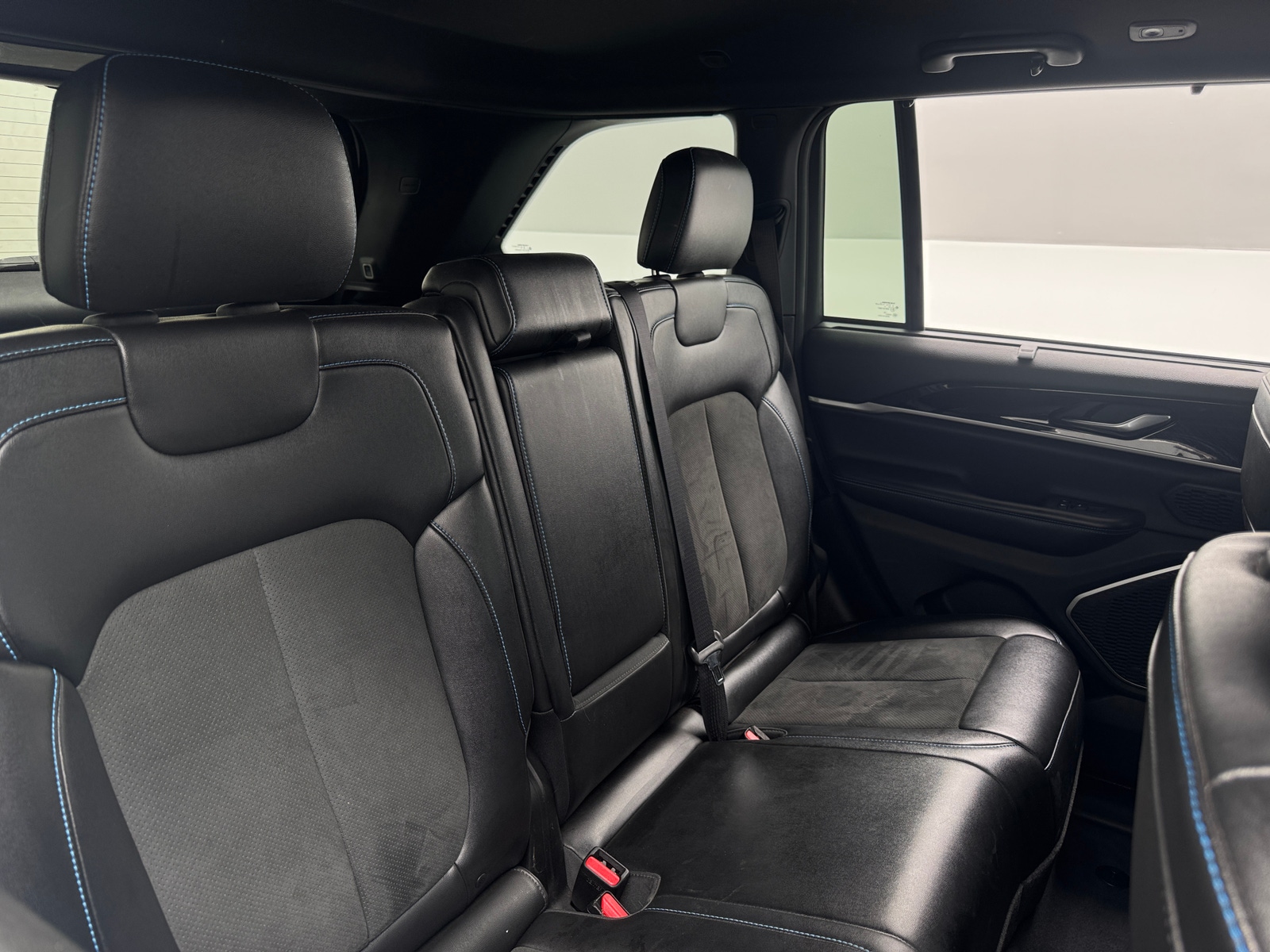 Thumbnail: 2022 Jeep Grand Cherokee - 6