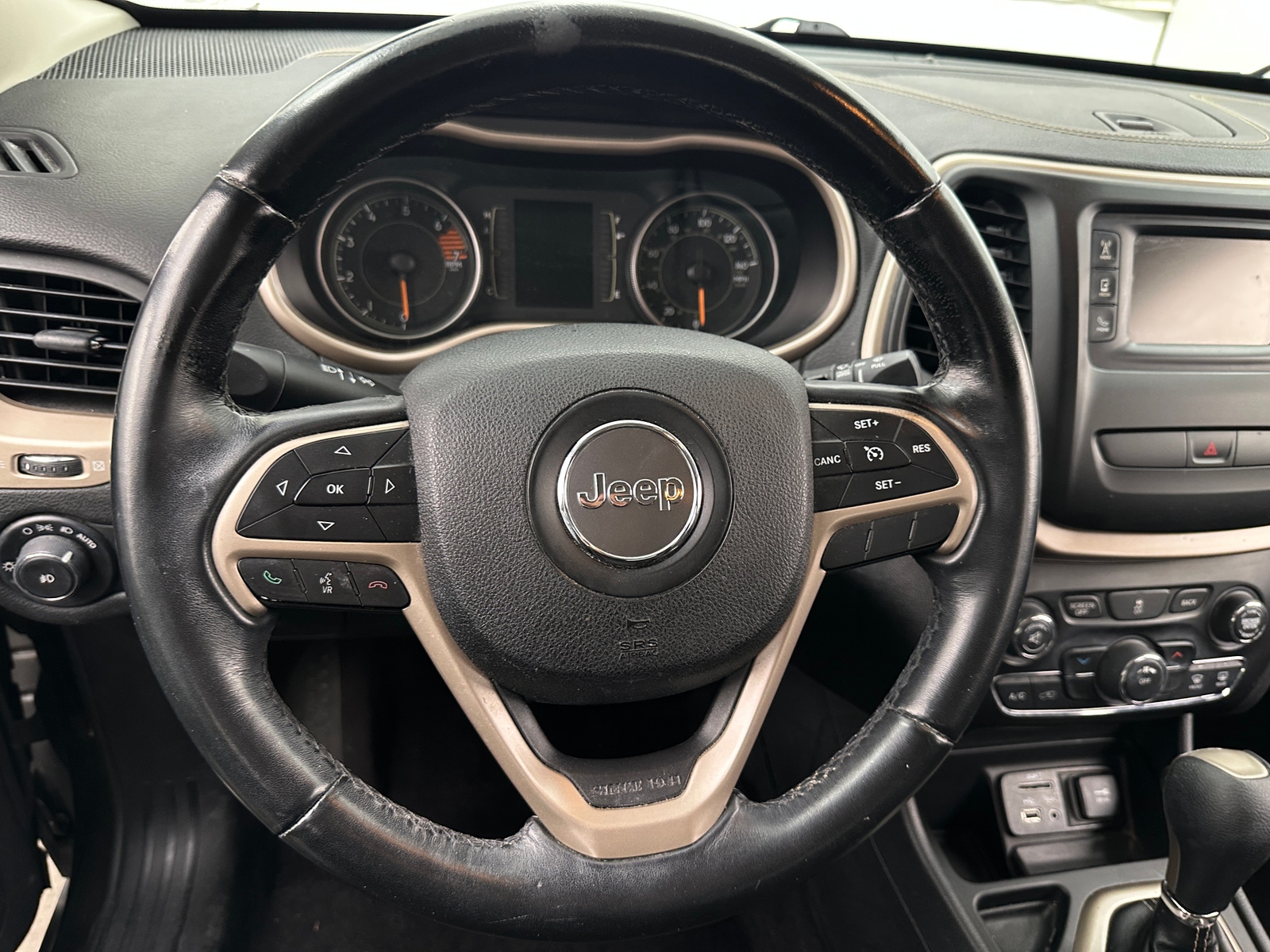 Thumbnail: 2016 Jeep Cherokee - 5