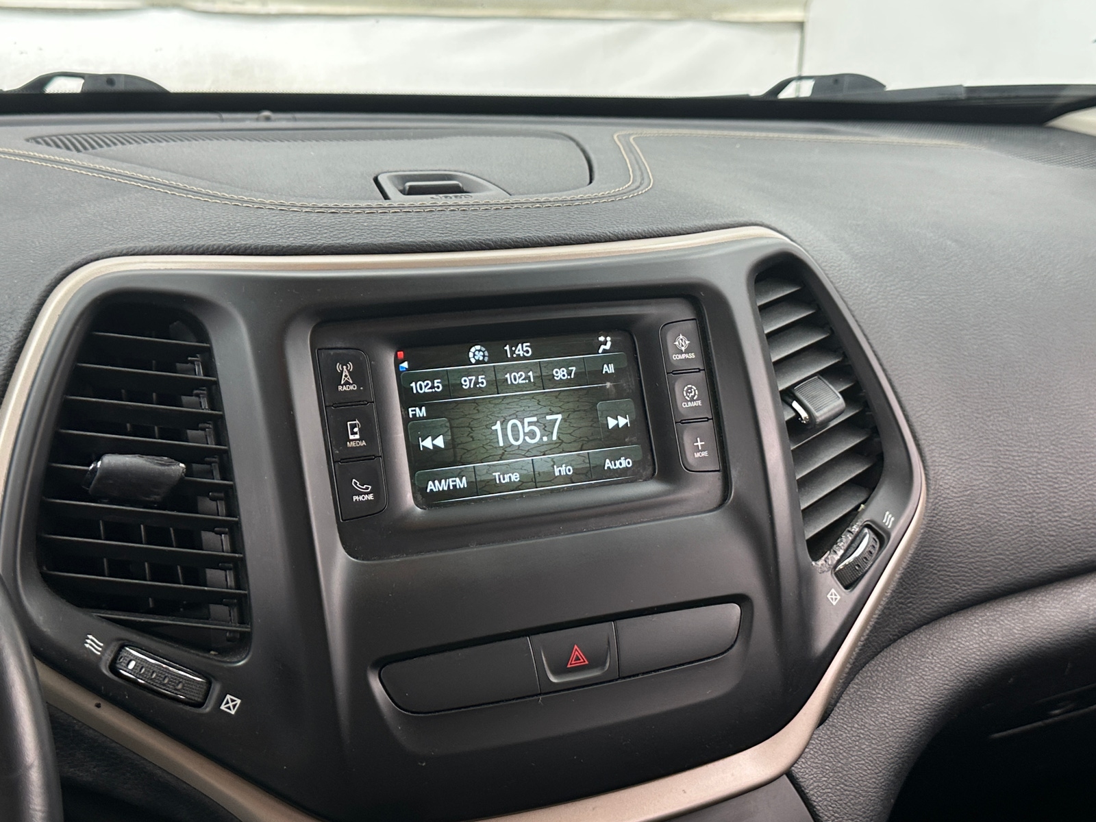 Thumbnail: 2016 Jeep Cherokee - 4