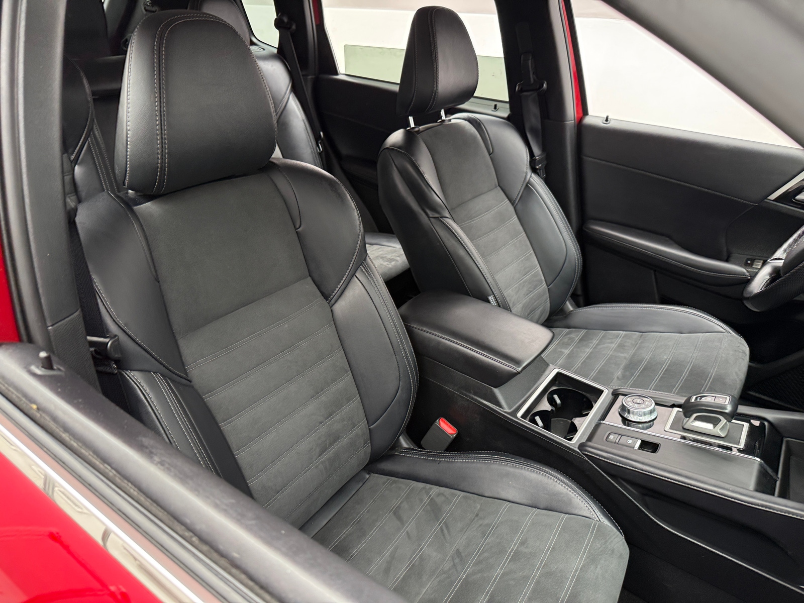 Thumbnail: 2024 Mitsubishi Outlander - 2