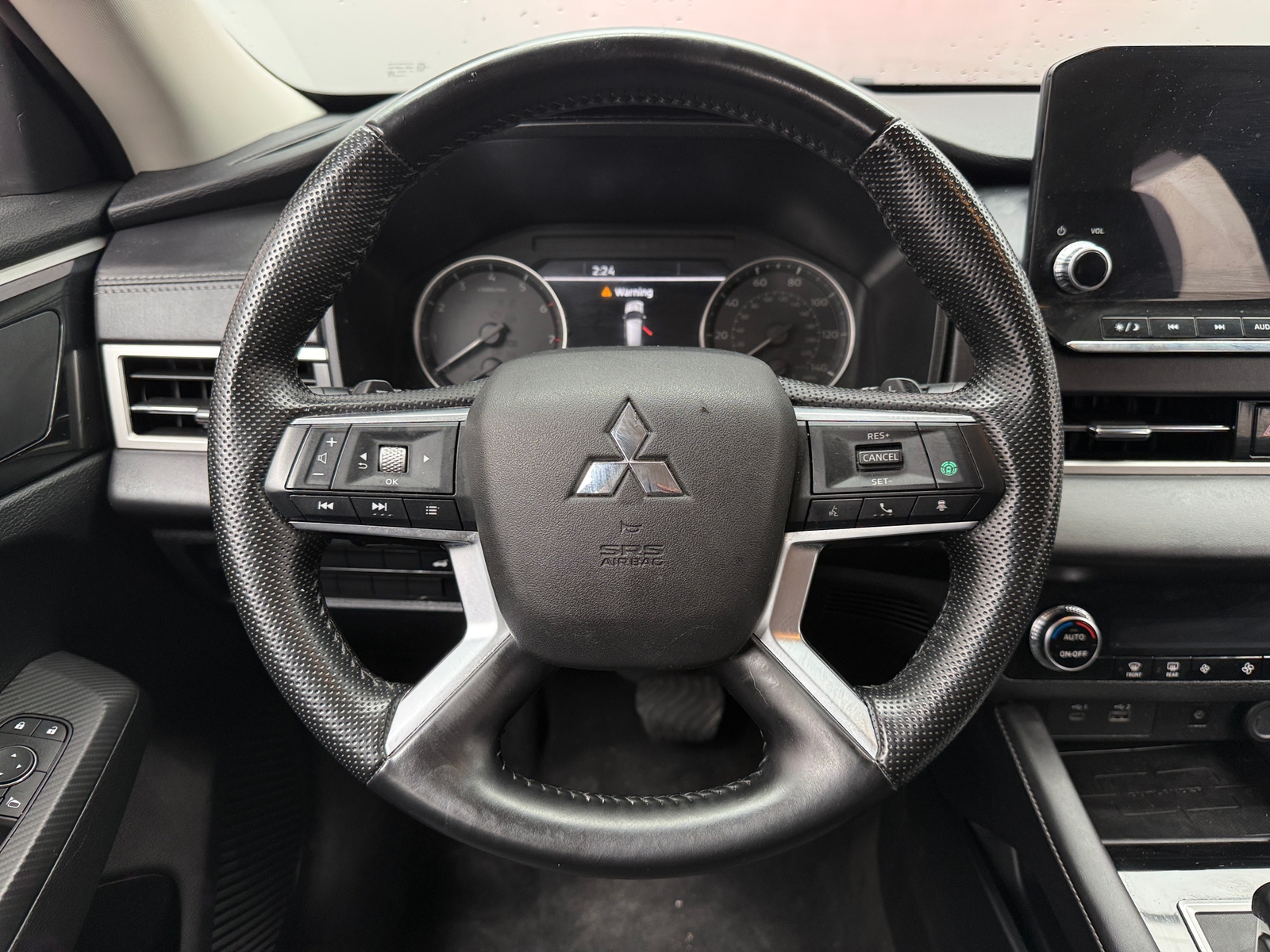 Thumbnail: 2024 Mitsubishi Outlander - 5