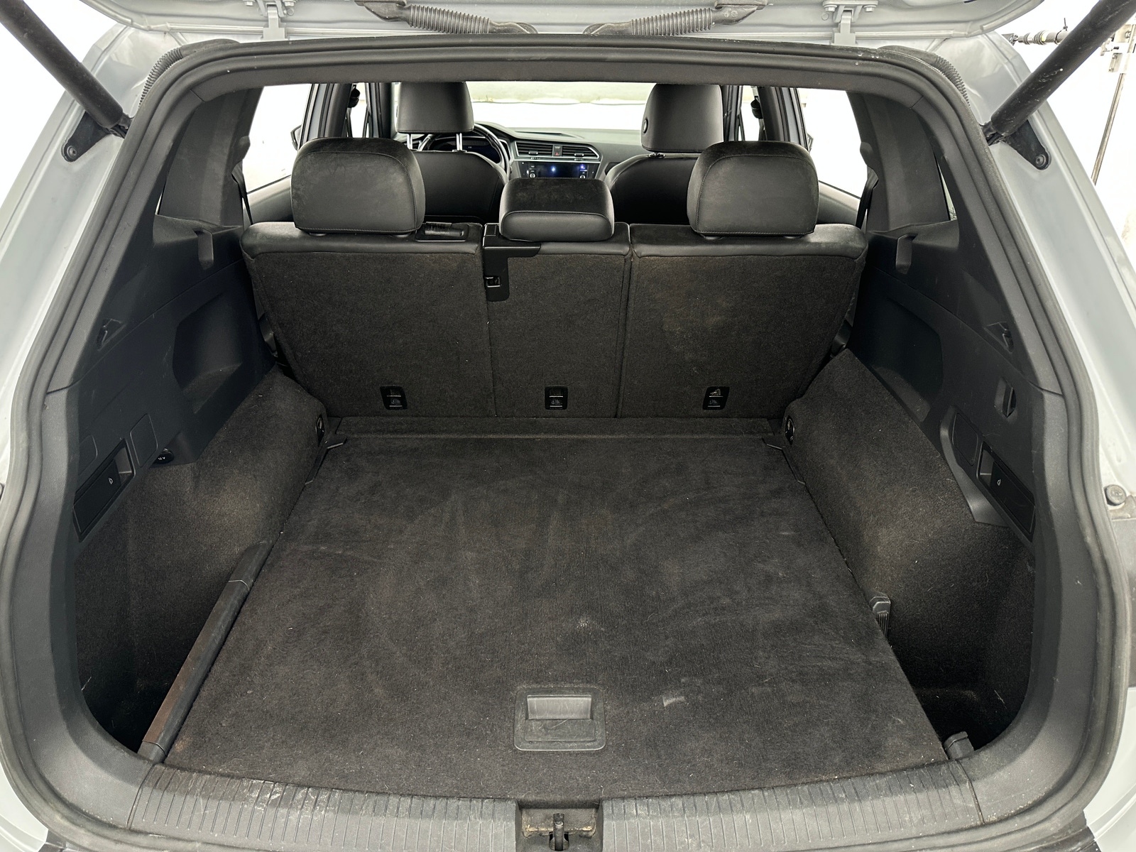 Thumbnail: 2019 Volkswagen Tiguan - 6