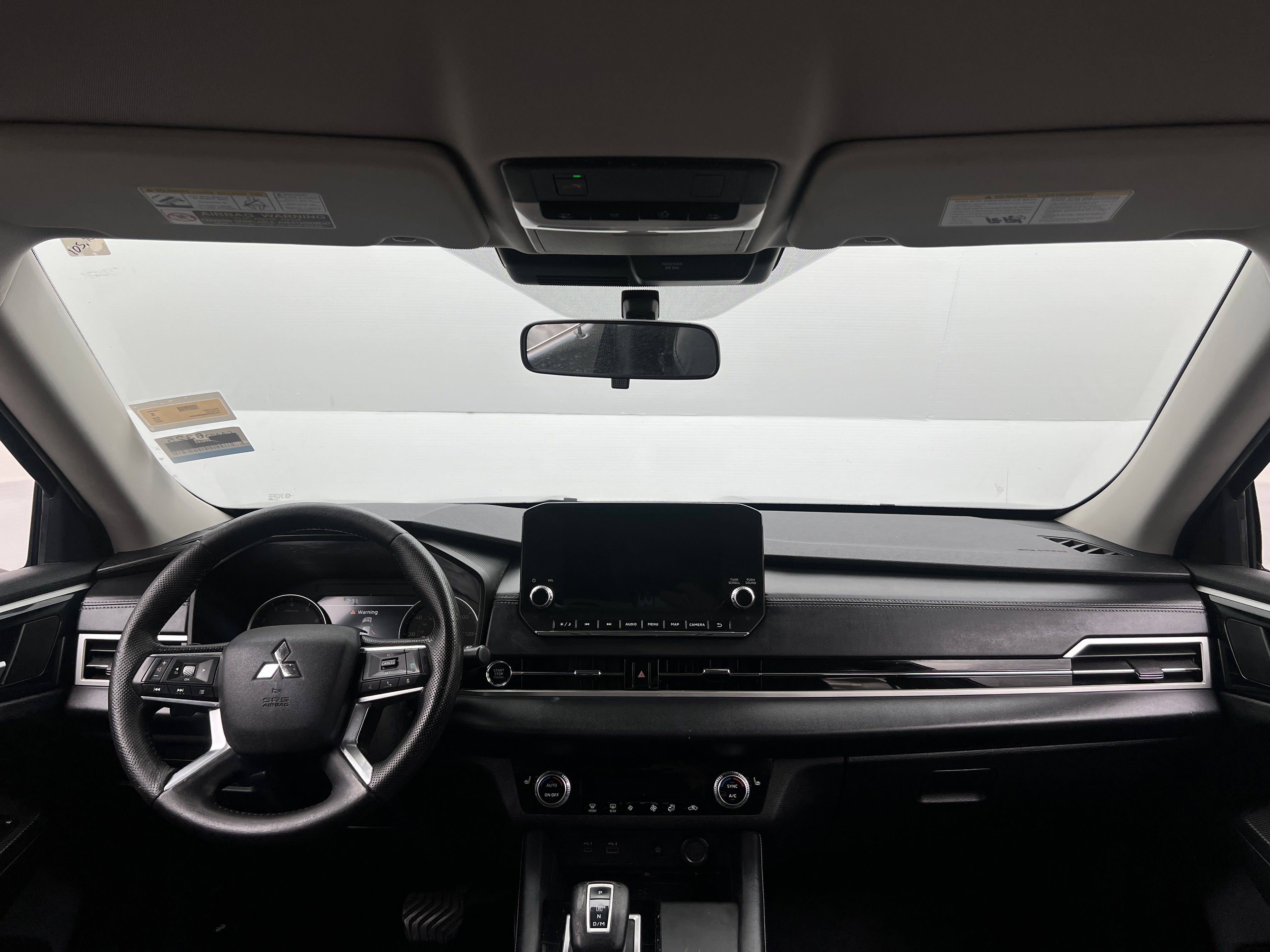 2022 Mitsubishi Outlander SE - Photo 3