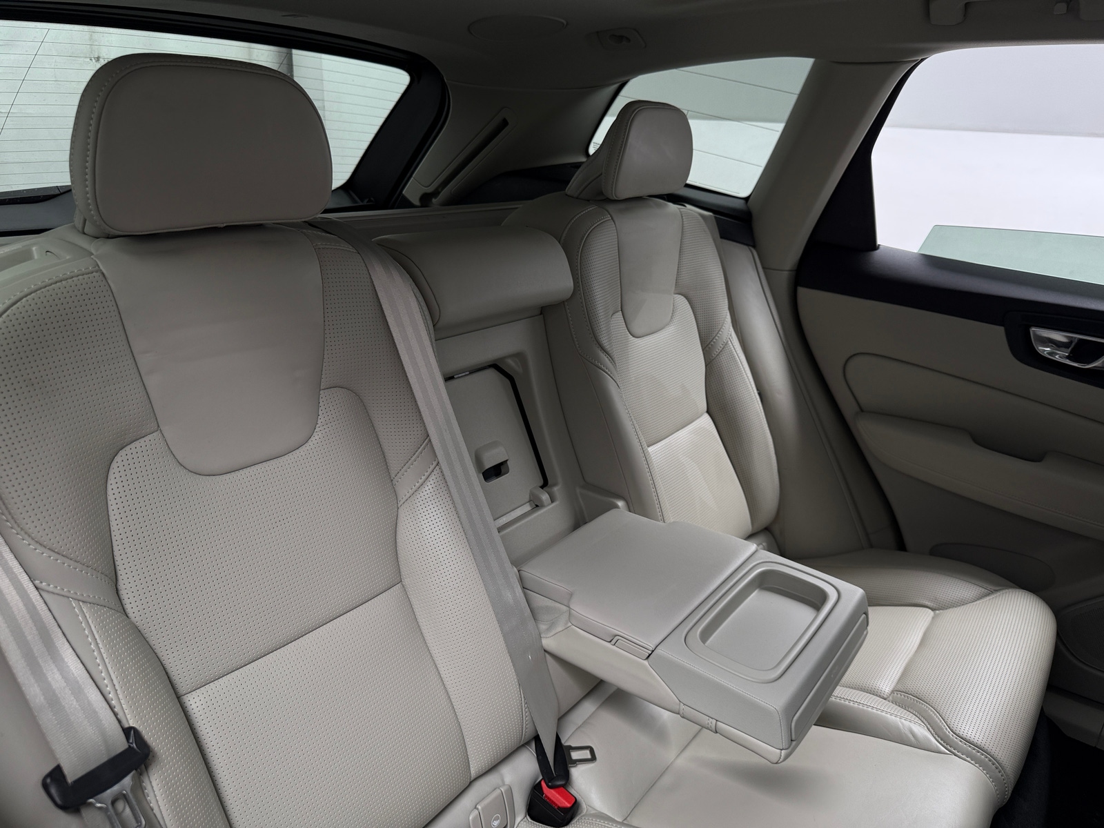 Thumbnail: 2021 Volvo XC60 - 5