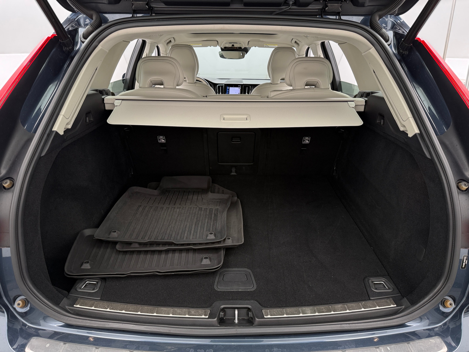 Thumbnail: 2021 Volvo XC60 - 6