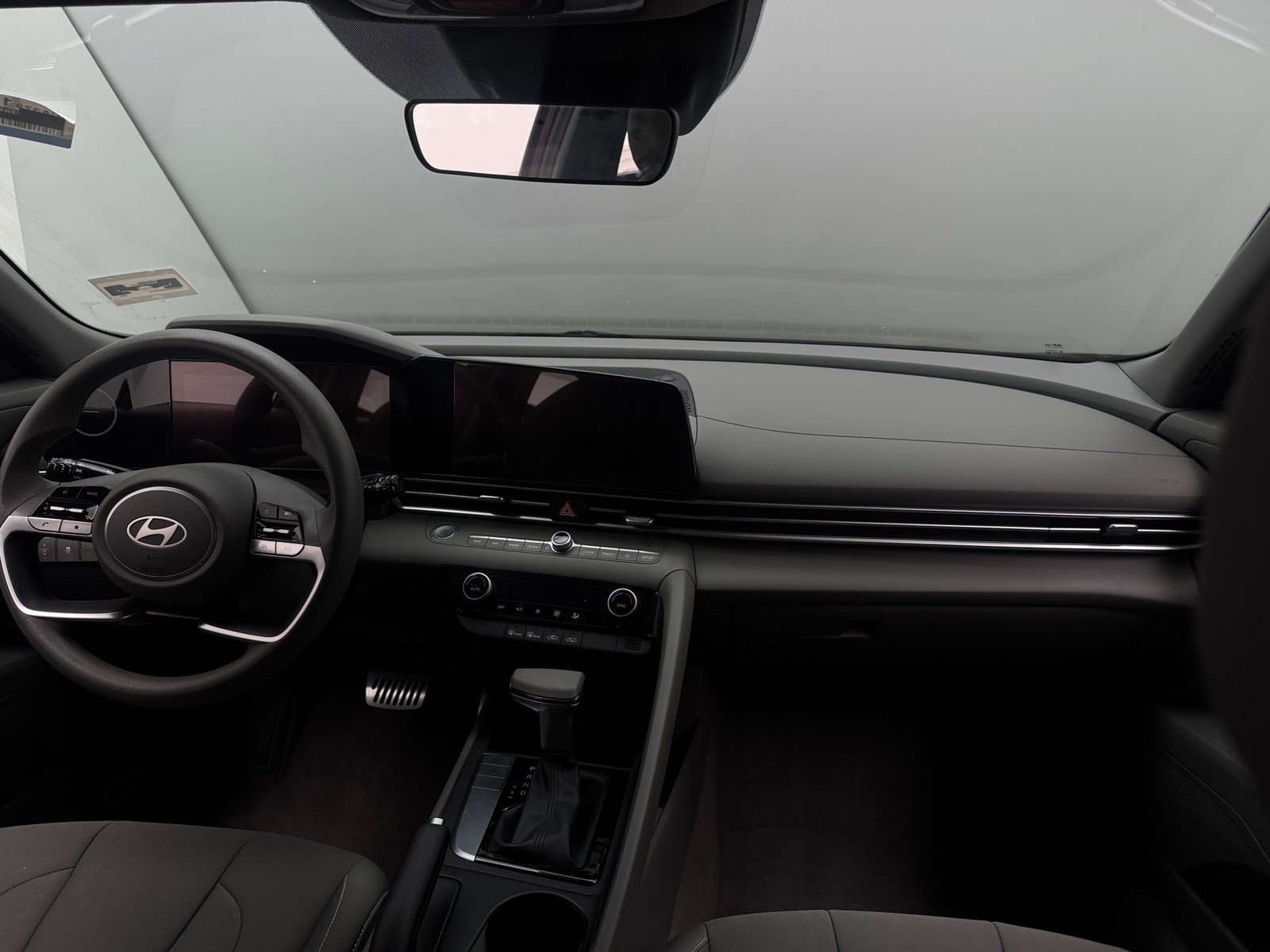 Thumbnail: 2024 Hyundai Elantra - 3