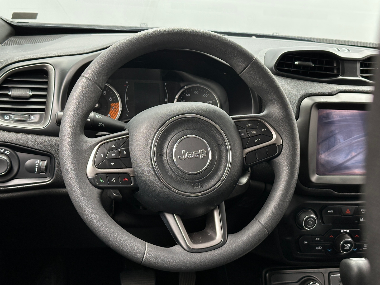 Thumbnail: 2022 Jeep Renegade - 5