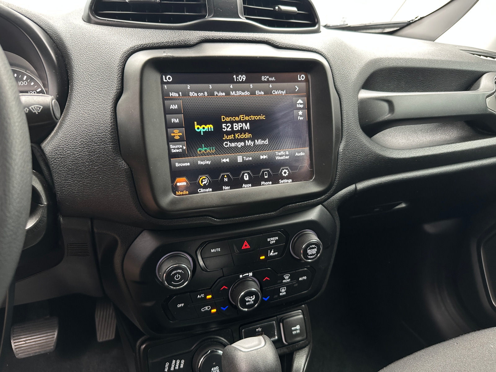 Thumbnail: 2022 Jeep Renegade - 4