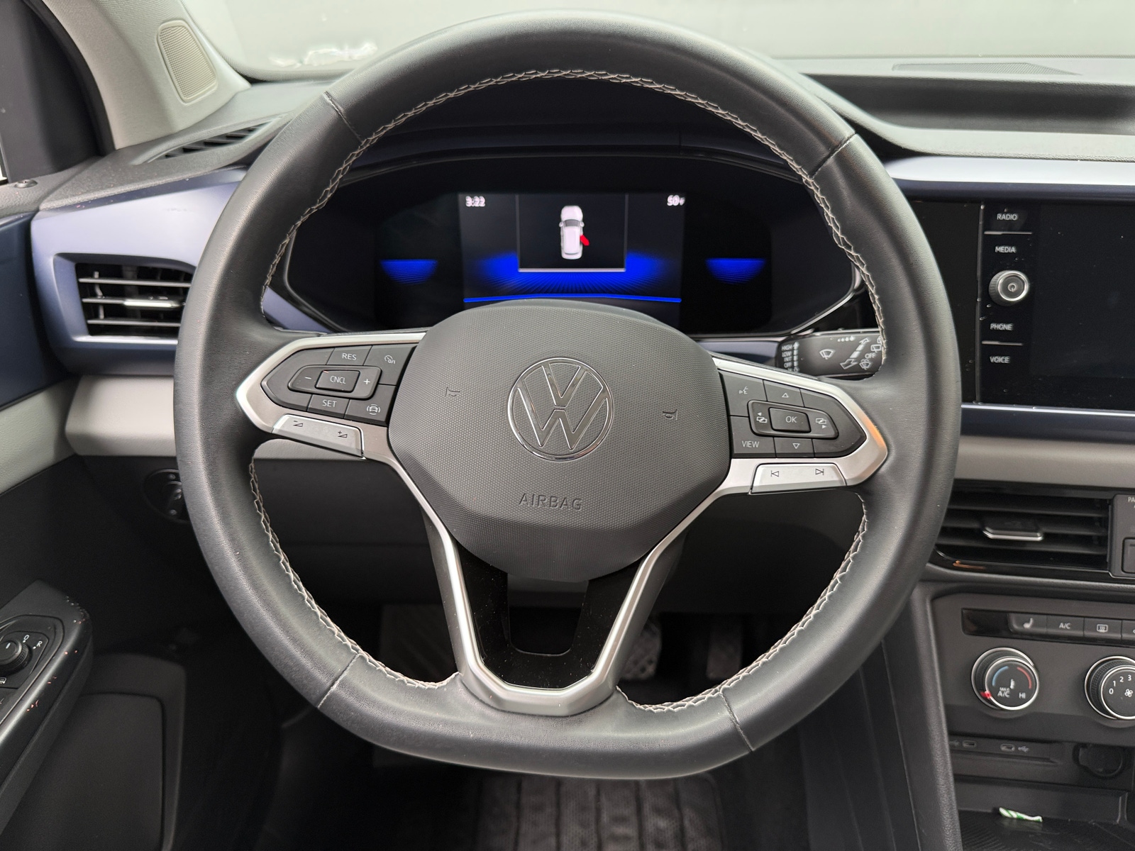 Thumbnail: 2022 Volkswagen Taos - 4