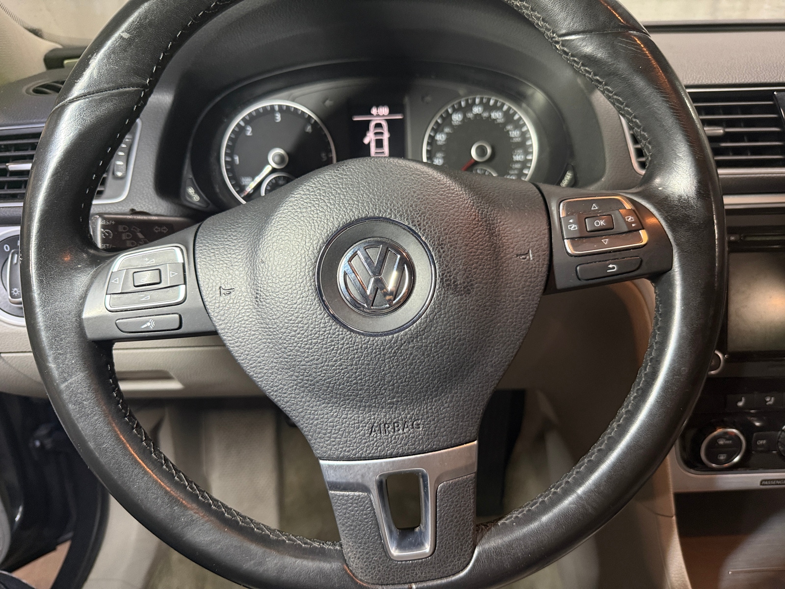 Thumbnail: 2012 Volkswagen Passat - 4