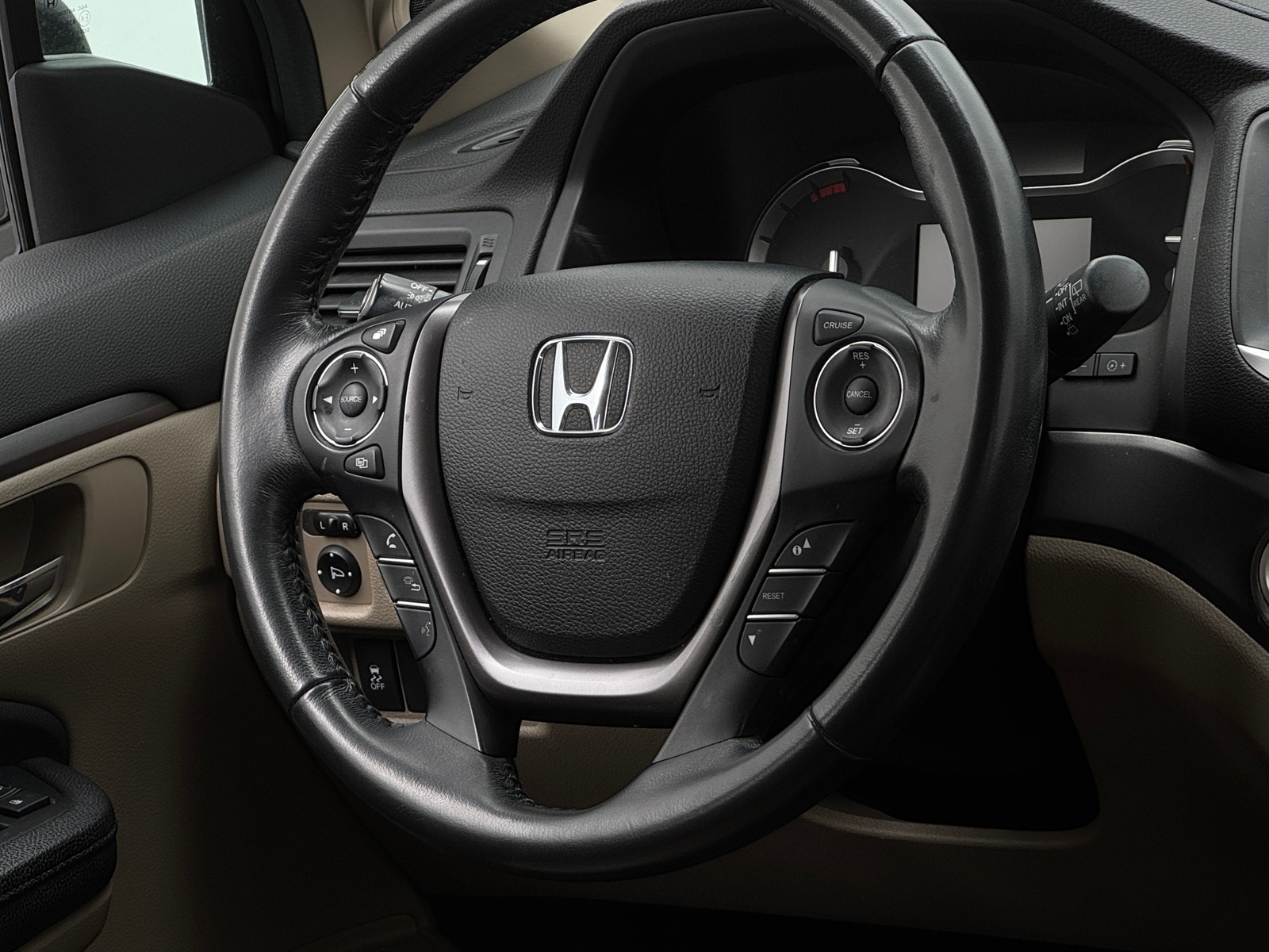 Thumbnail: 2017 Honda Pilot - 4