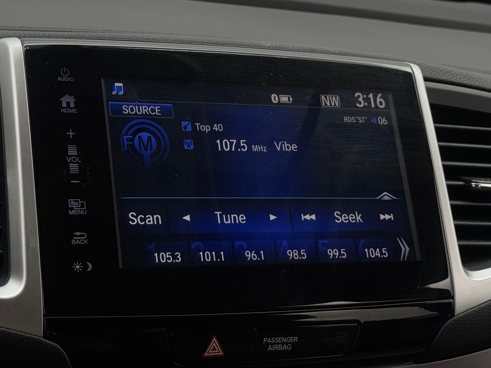 Thumbnail: 2017 Honda Pilot - 3