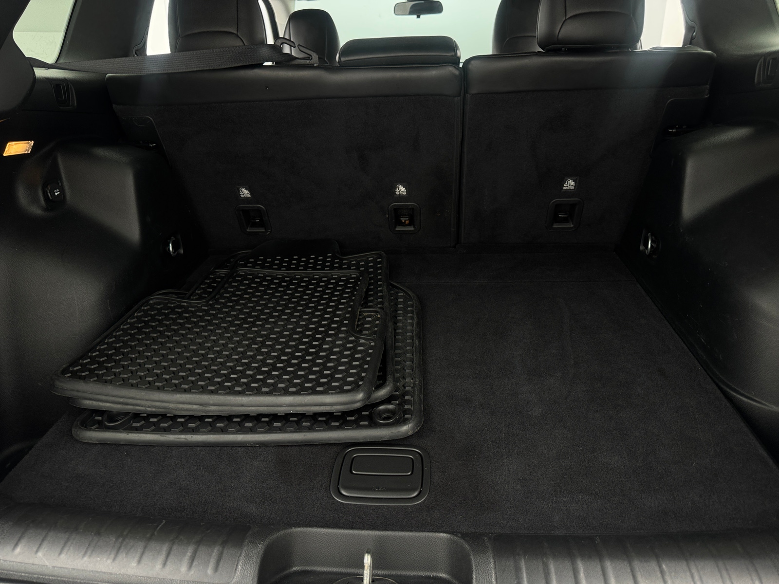 Thumbnail: 2019 Jeep Cherokee - 7