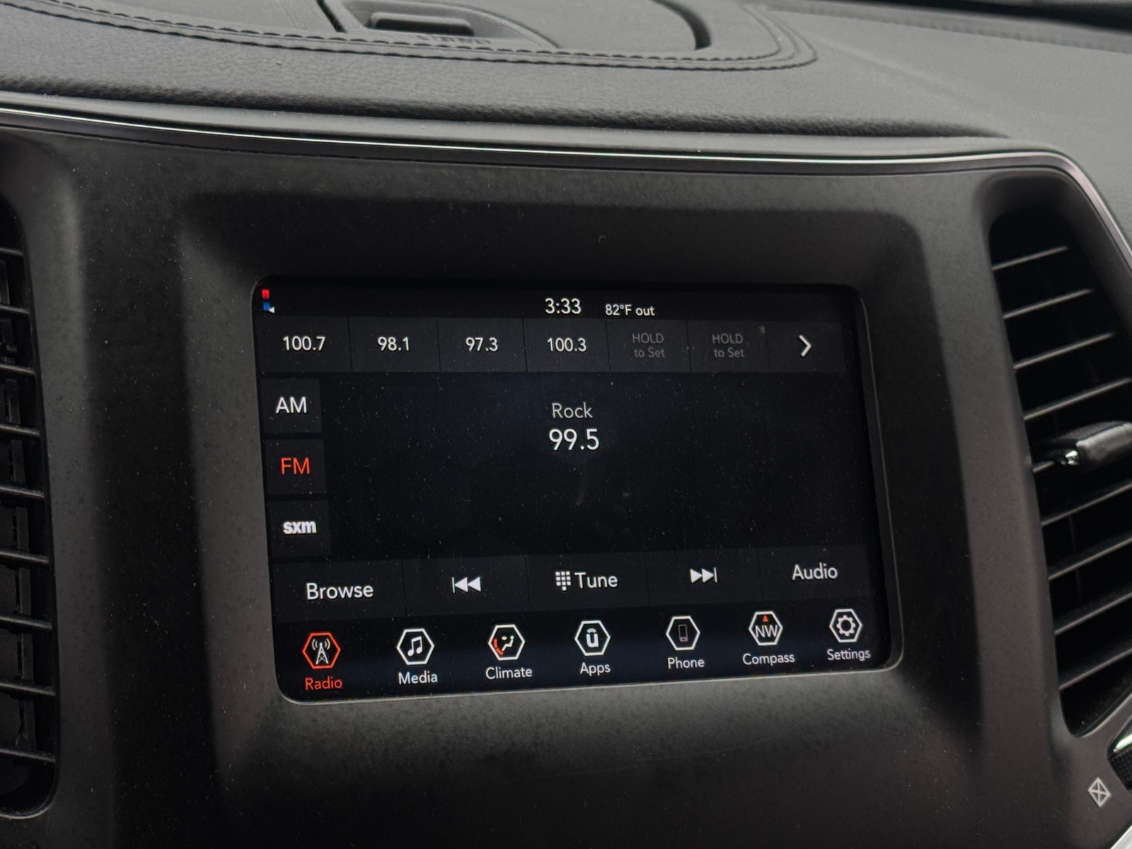 Thumbnail: 2019 Jeep Cherokee - 4