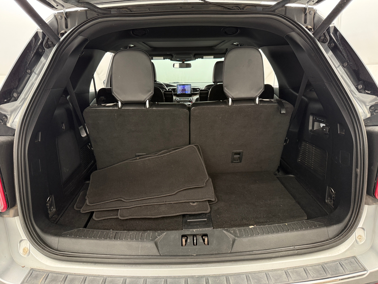 Thumbnail: 2020 Ford Explorer - 6