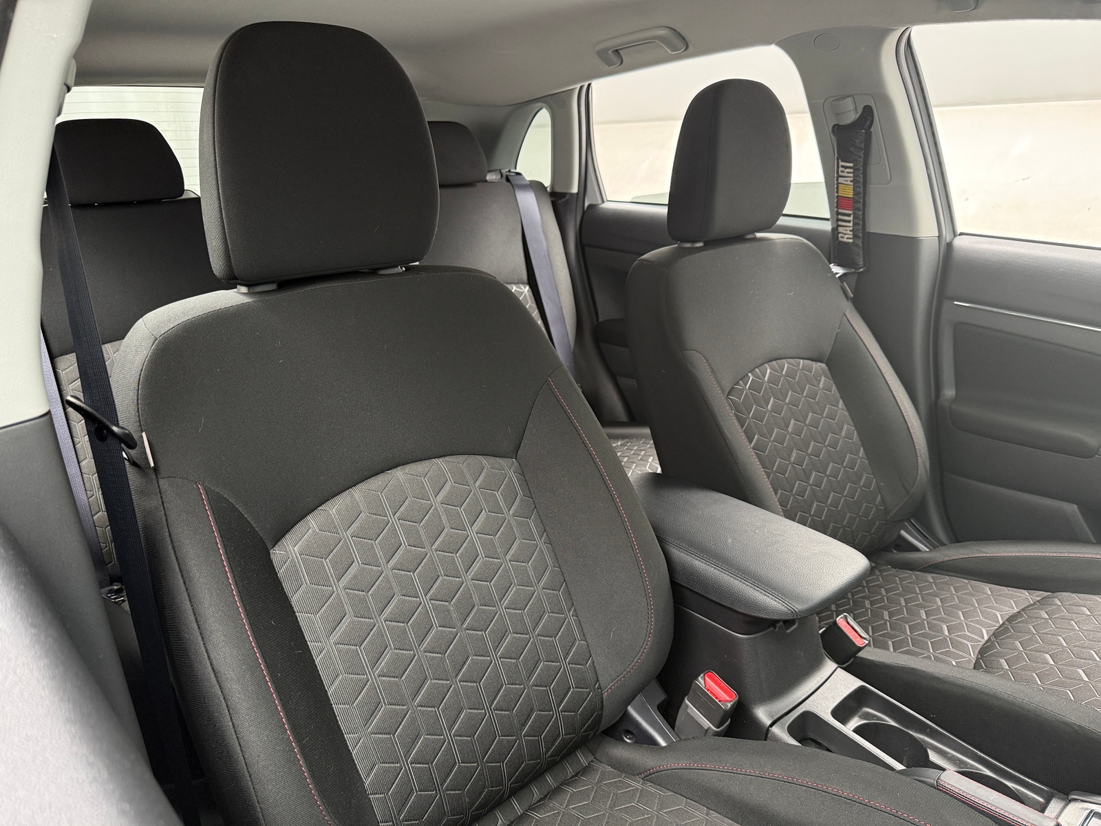 Thumbnail: 2024 Mitsubishi Outlander Sport - 2