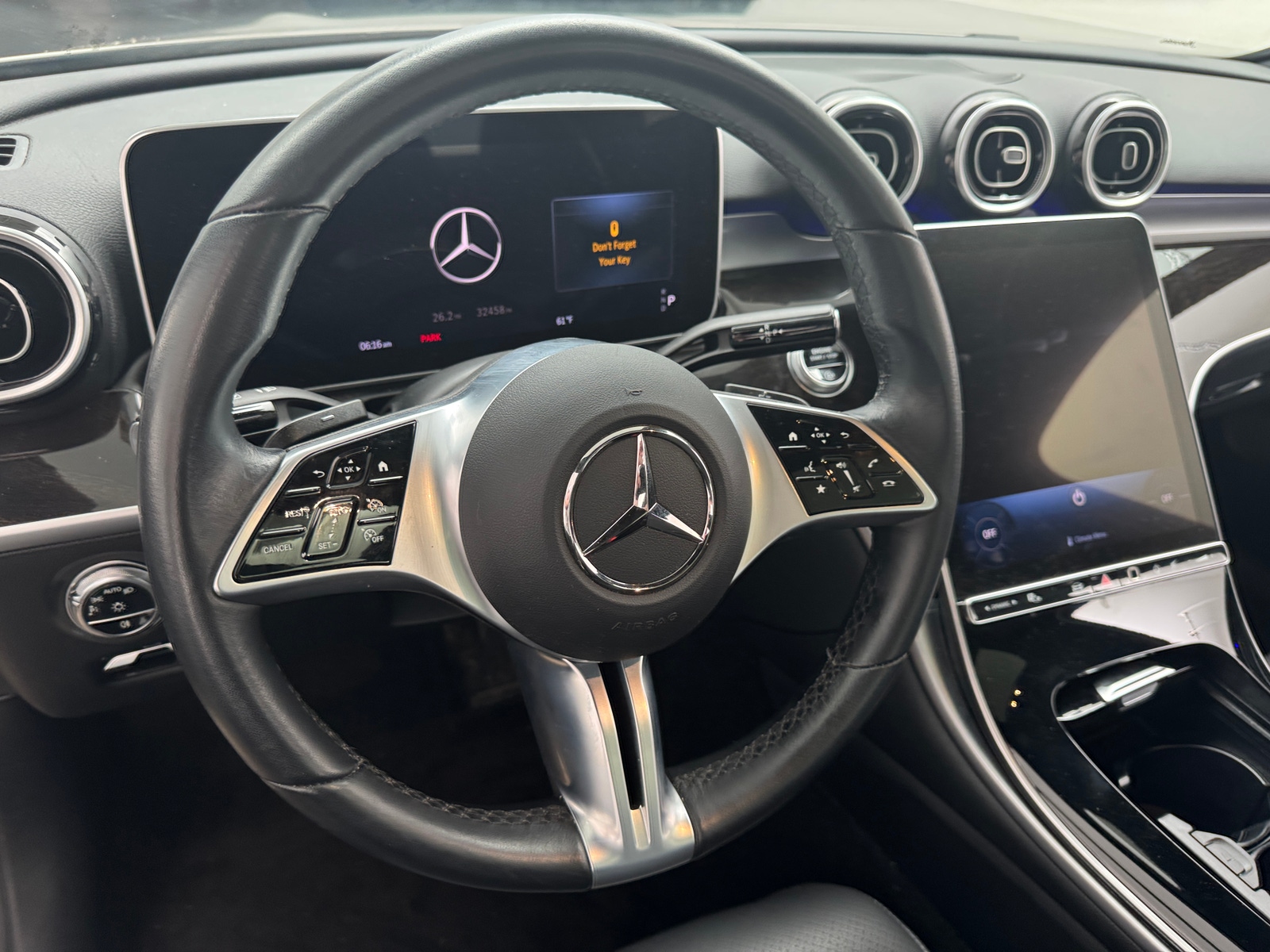 Thumbnail: 2024 Mercedes-Benz C-Class - 4