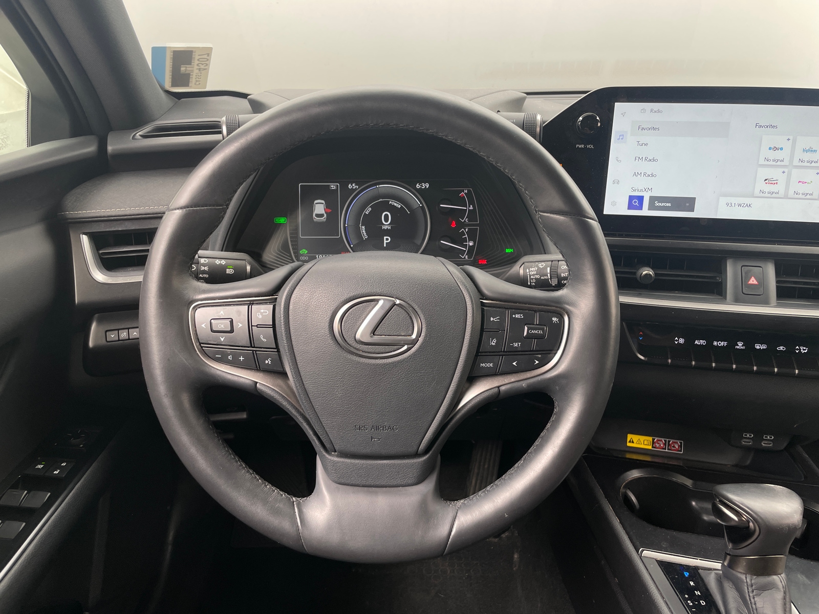 Thumbnail: 2024 Lexus UX - 4