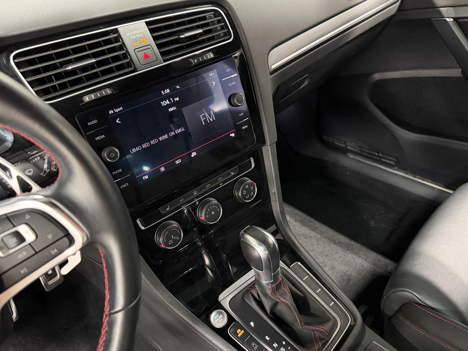 Thumbnail: 2019 Volkswagen Golf - 3