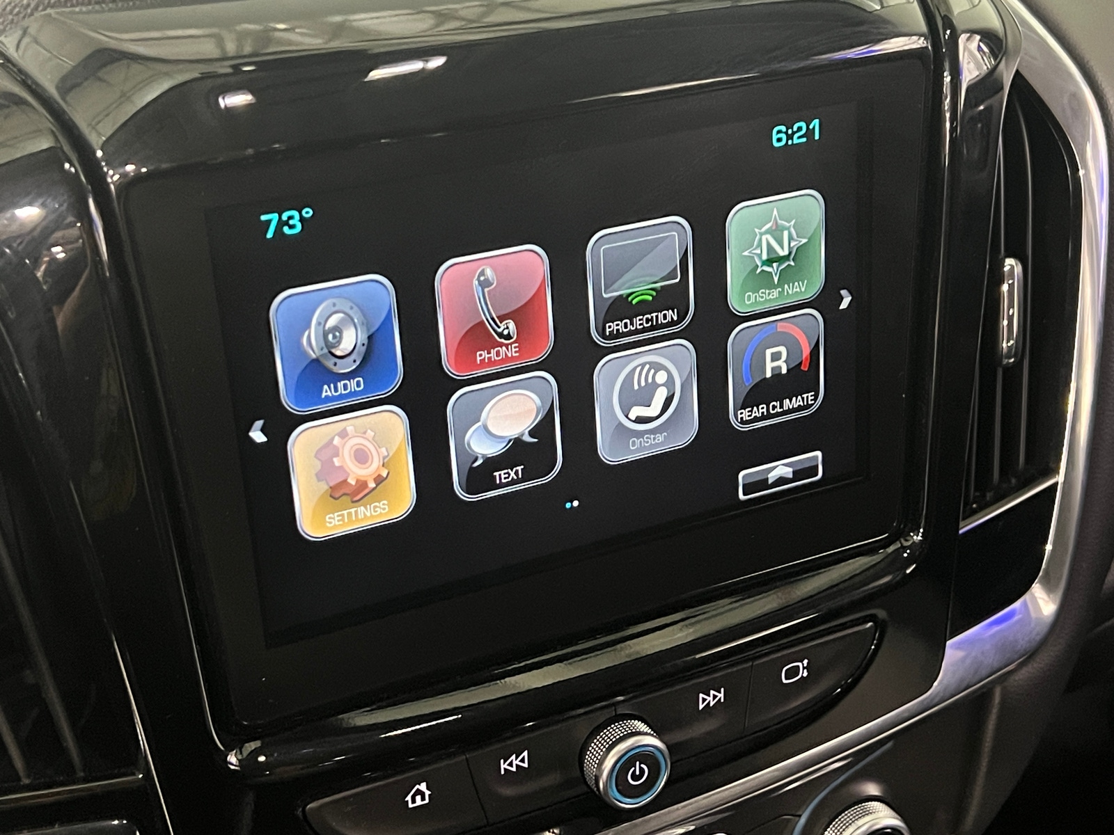 Thumbnail: 2018 Chevrolet Traverse - 4