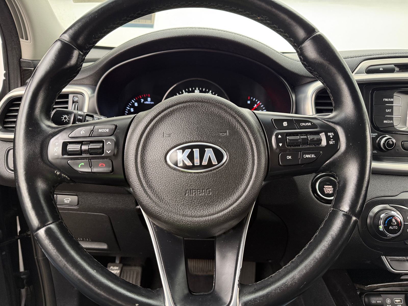 Thumbnail: 2016 Kia Sorento - 4